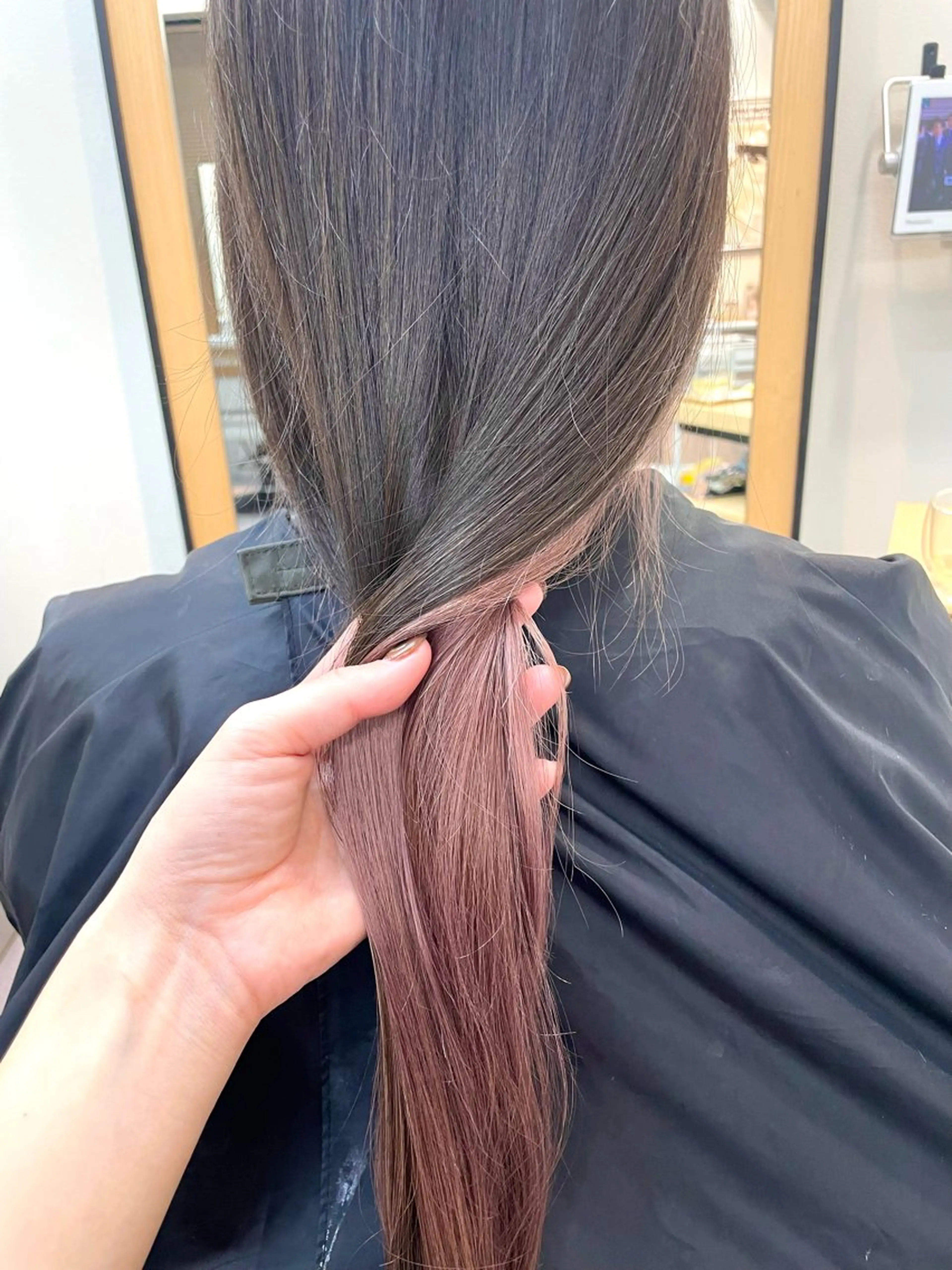 ロング カラー RINOSHORES YOKOHAMA.日本大通り店所属・ハイトーン nagisaのヘアスタイル