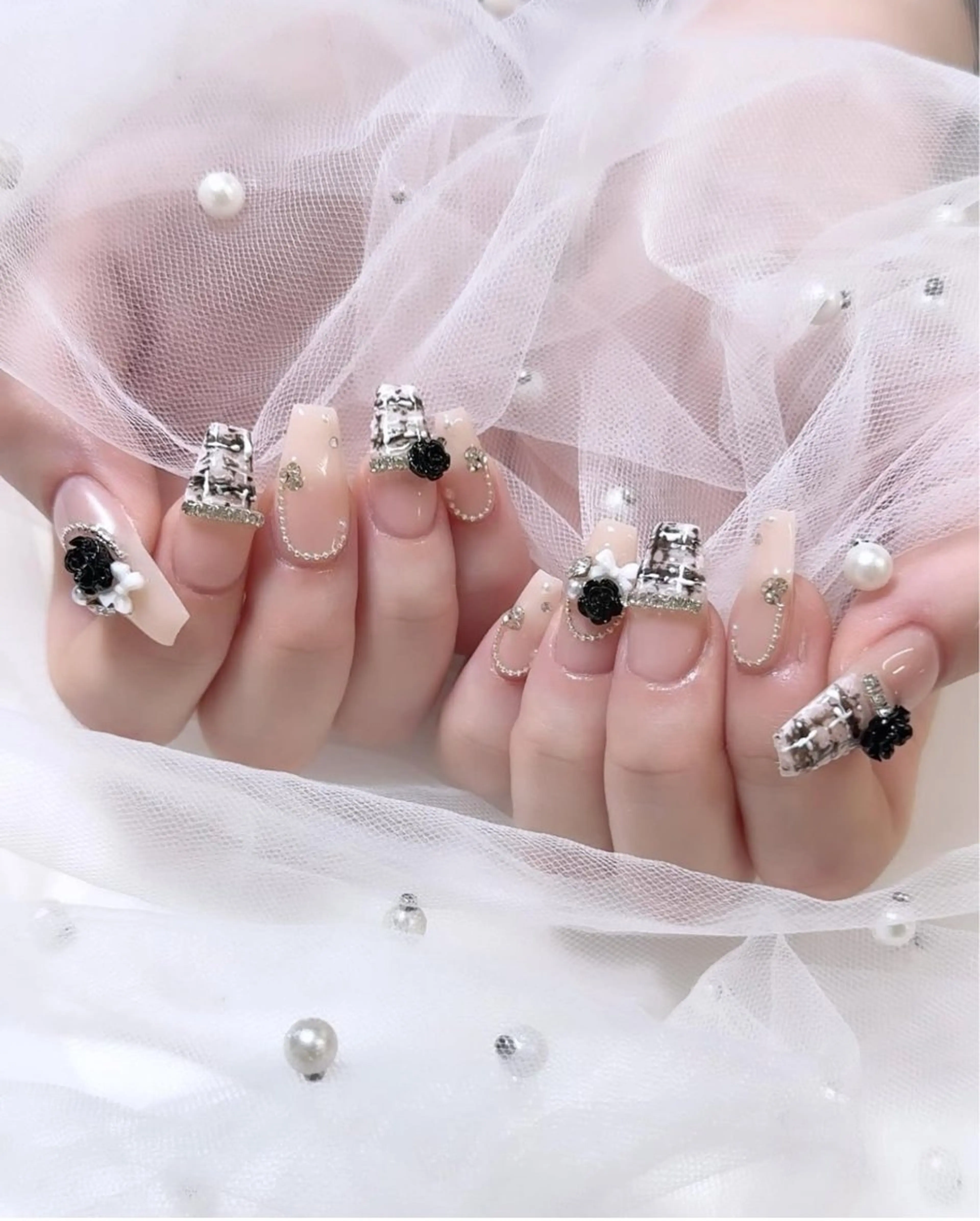 ネイル アニマル柄 オーロラネイル チークネイル フラッシュネイル ジェルネイル ハンドネイル Lina所属・Lina Nail Salonのネイルデザイン