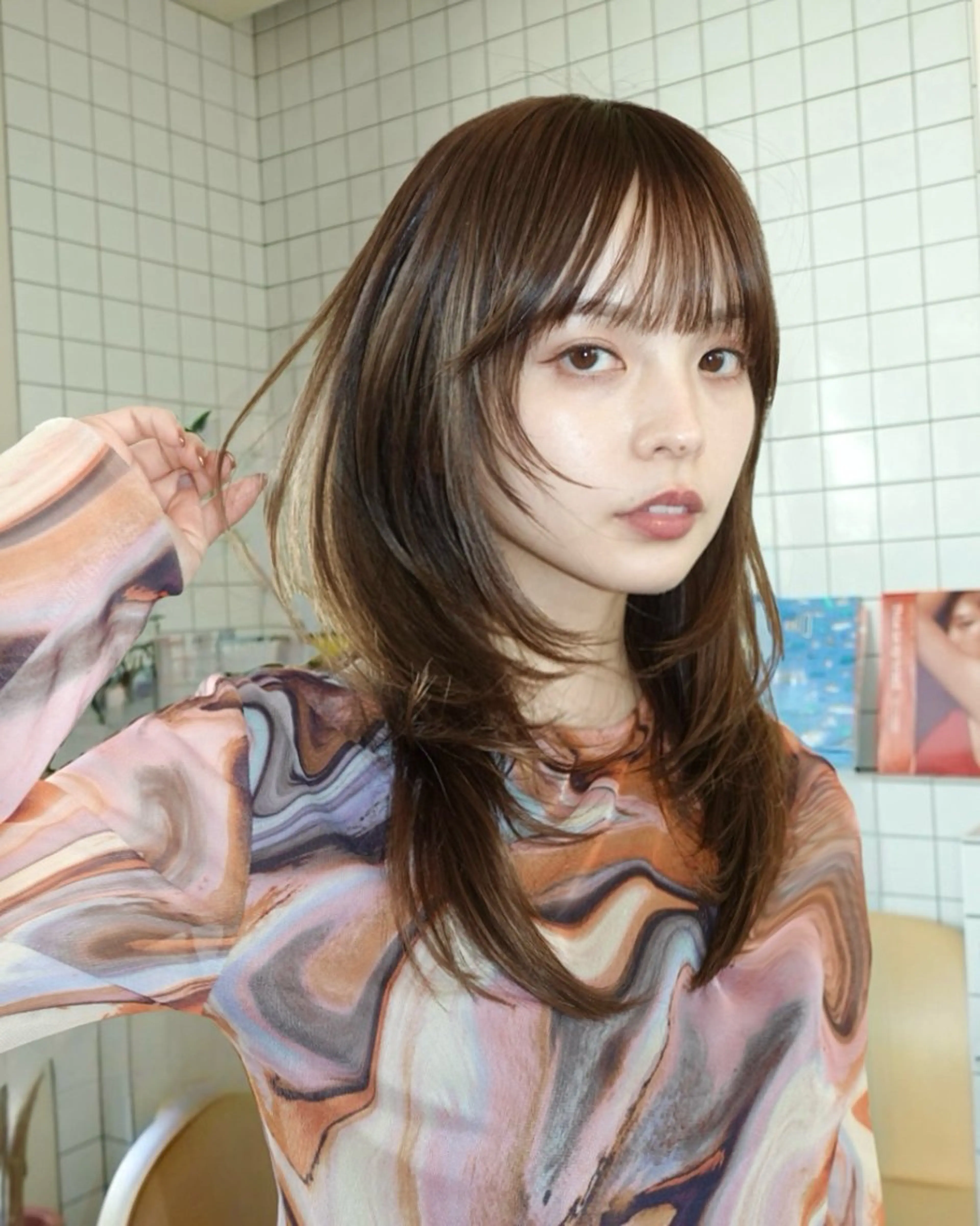 ミディアム カラー ベージュカラー 透明感カラー ダブルカラー オレンジ オレンジベージュ カット ヘアカラー トリートメント レイヤー専門家 ニュアンスカラー修のヘアスタイル