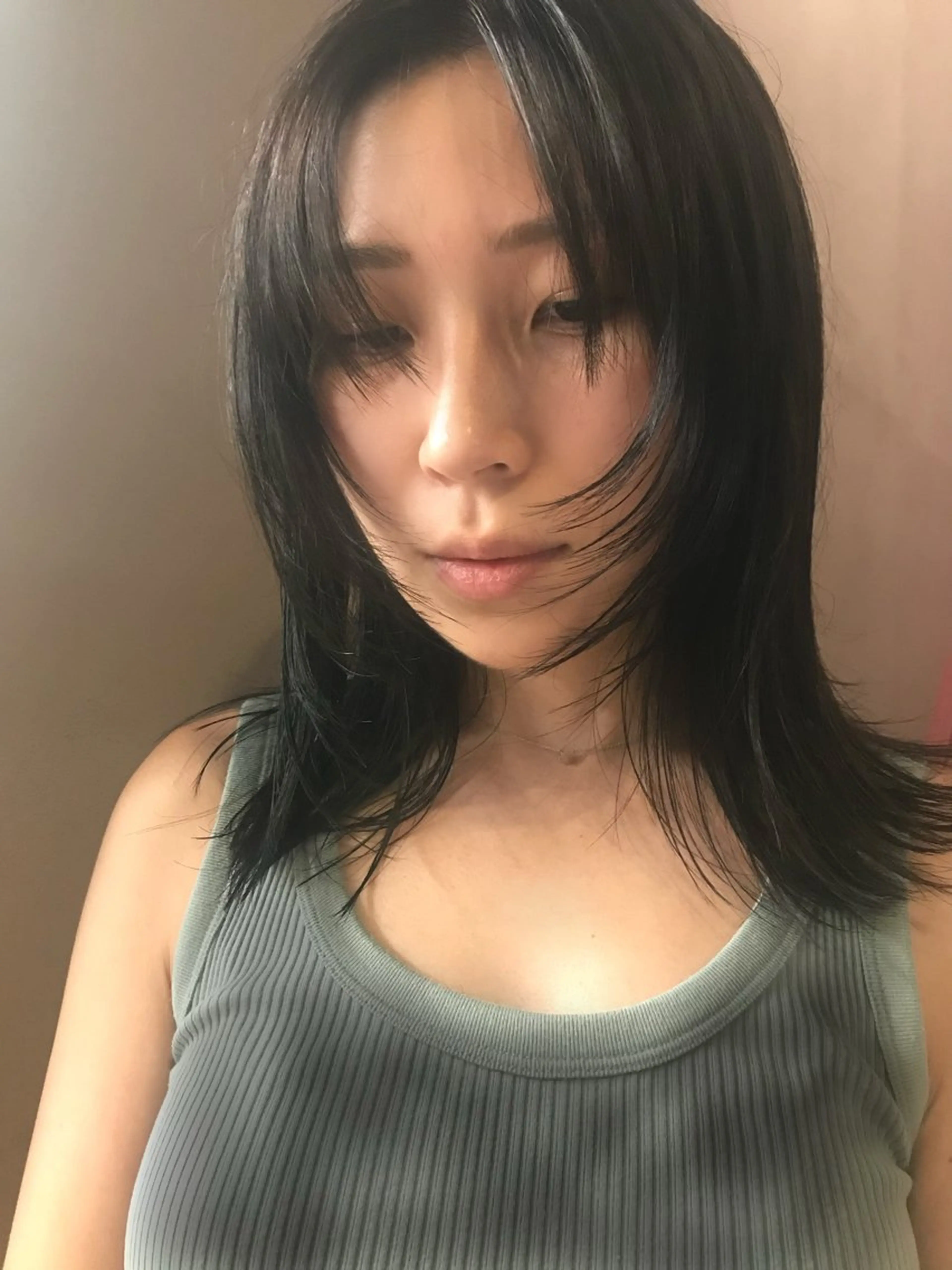ミディアム カット yuka 中目黒のヘアスタイル