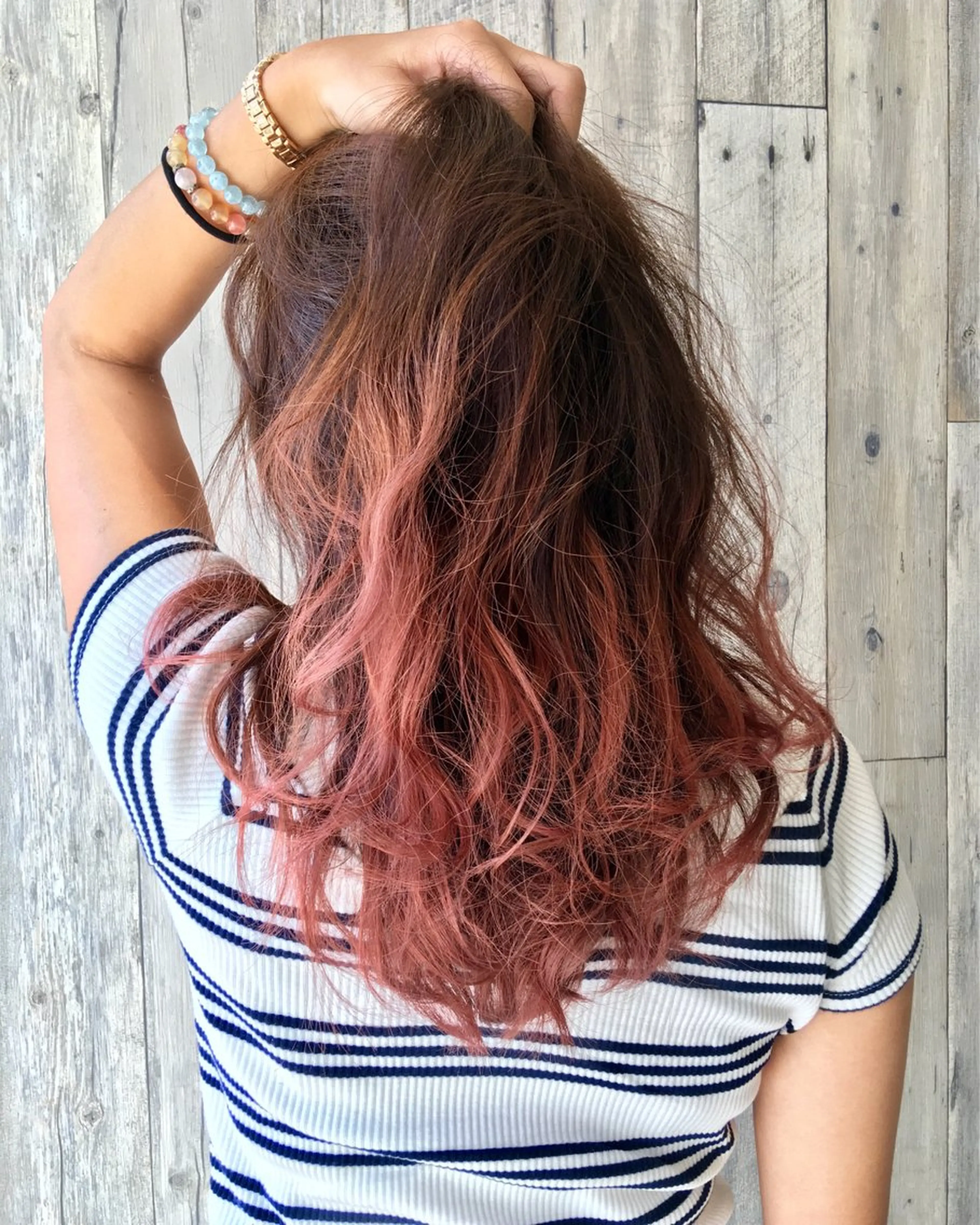 セミロング Navy （ネイビー）のヘアスタイル