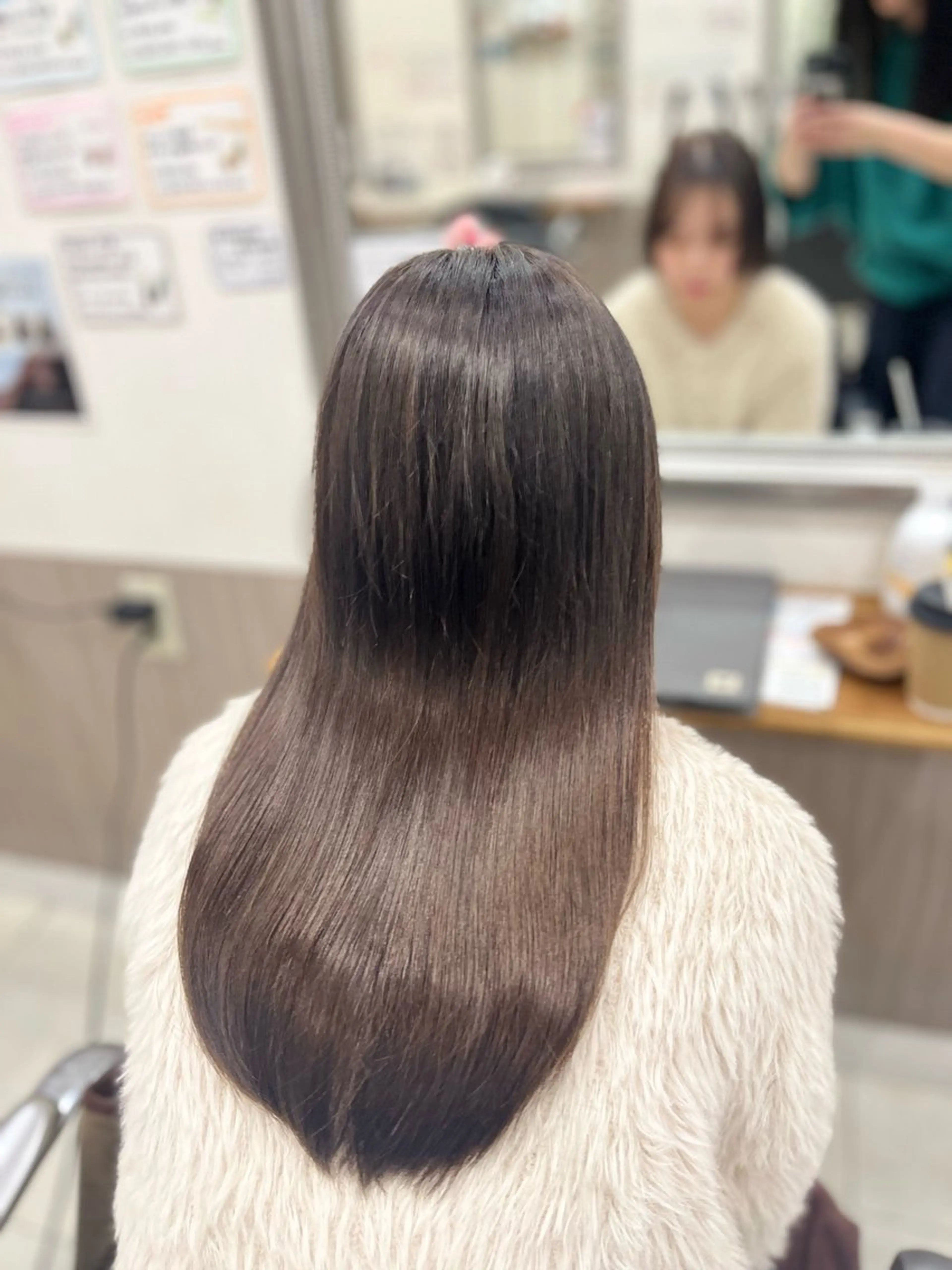 カラー ヘアカラー 艶髪🥣透明感カラー 🫧前田奈津実のヘアスタイル