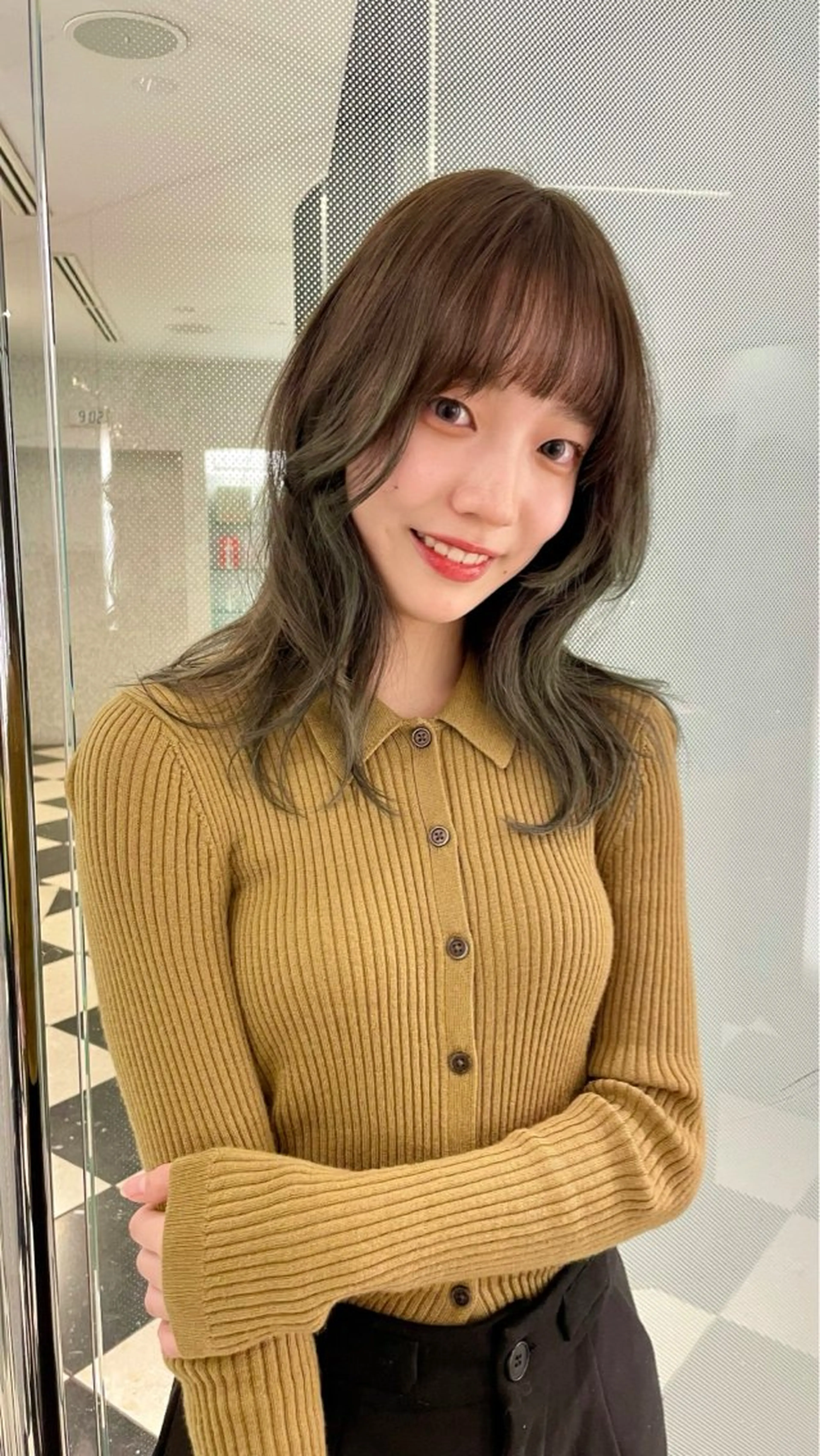 セミロング ヘアカラー 林本 南壱人のヘアスタイル