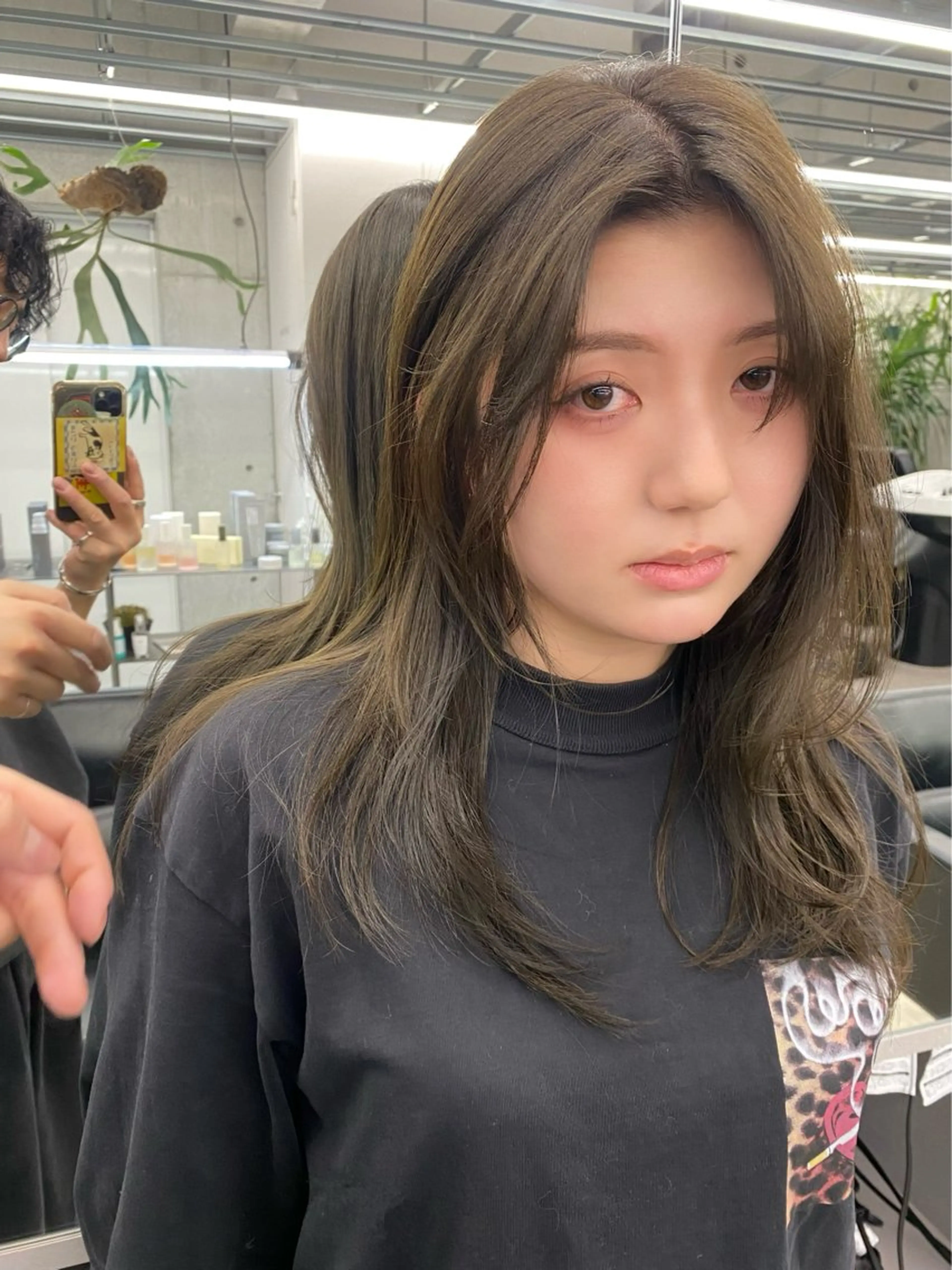 ミディアム カラー カット ヘアカラー トリートメント 似合わせカット レイヤーボブウルフのヘアスタイル