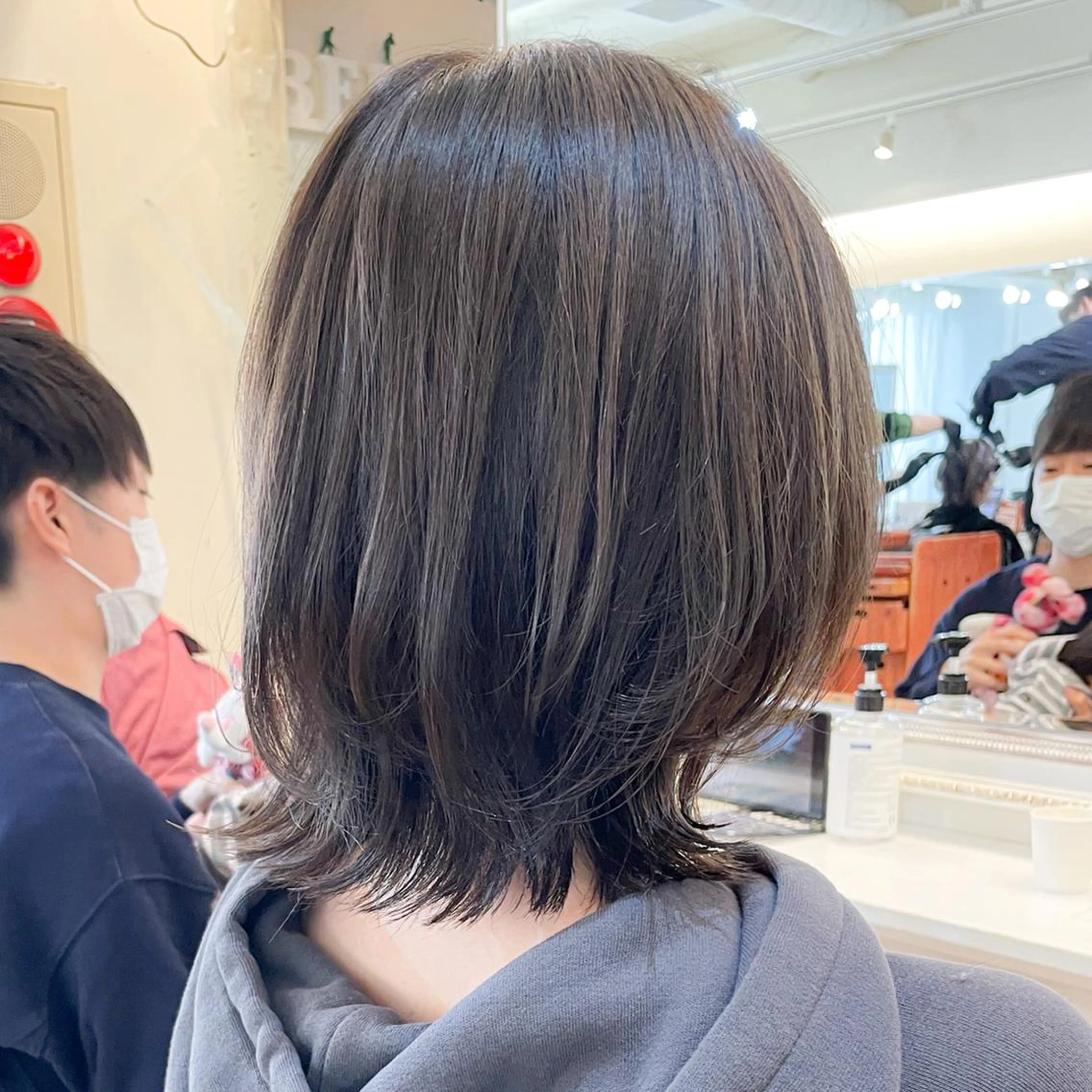 ミディアム カラー アッシュ アッシュグレー ボブ ウルフカット カット ヘアカラー ✨カラー支持No.1 🧸ワキ カナコ🧸のヘアスタイル