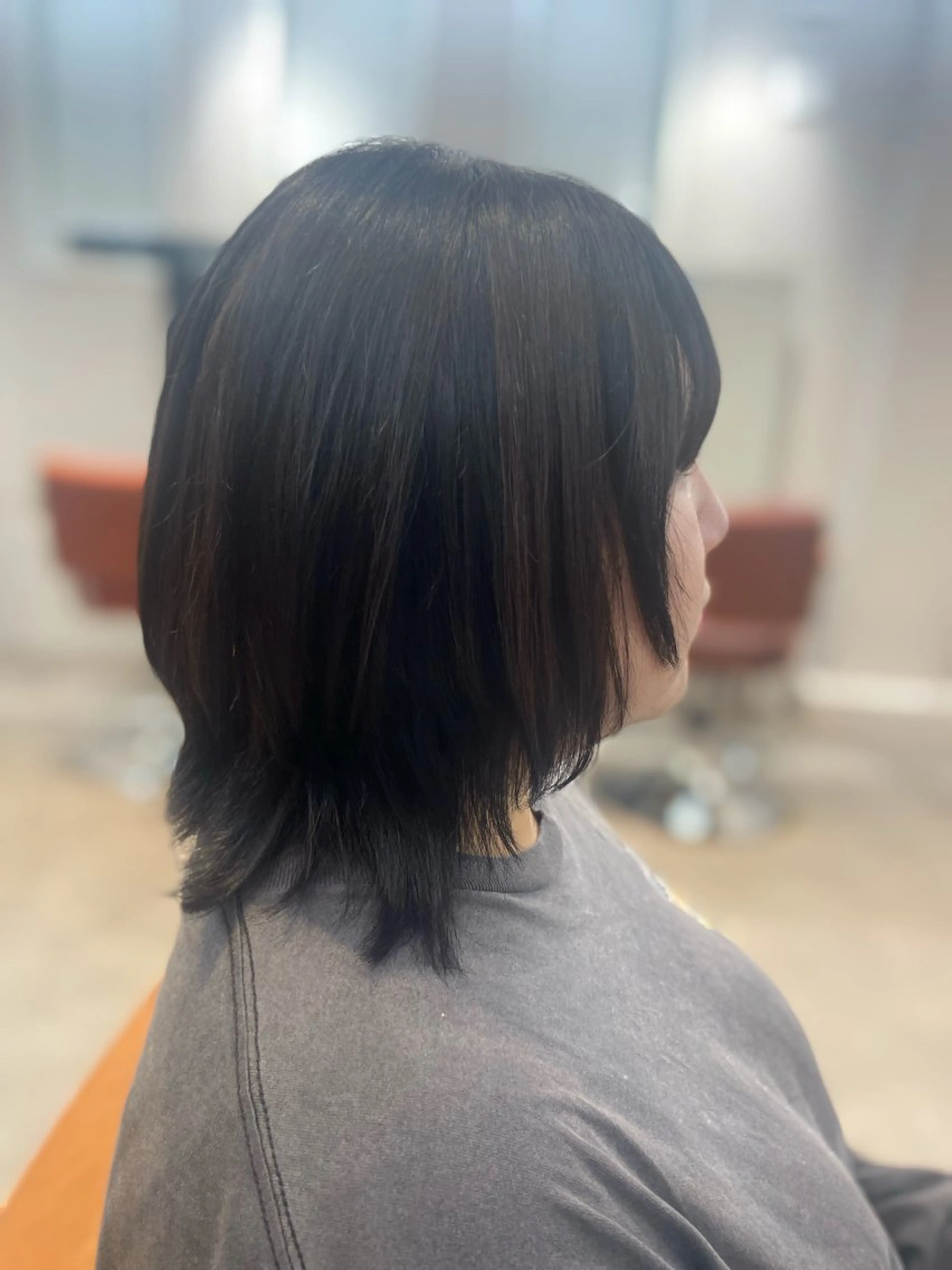 ミディアム ウルフカット MIKU ミクのヘアスタイル