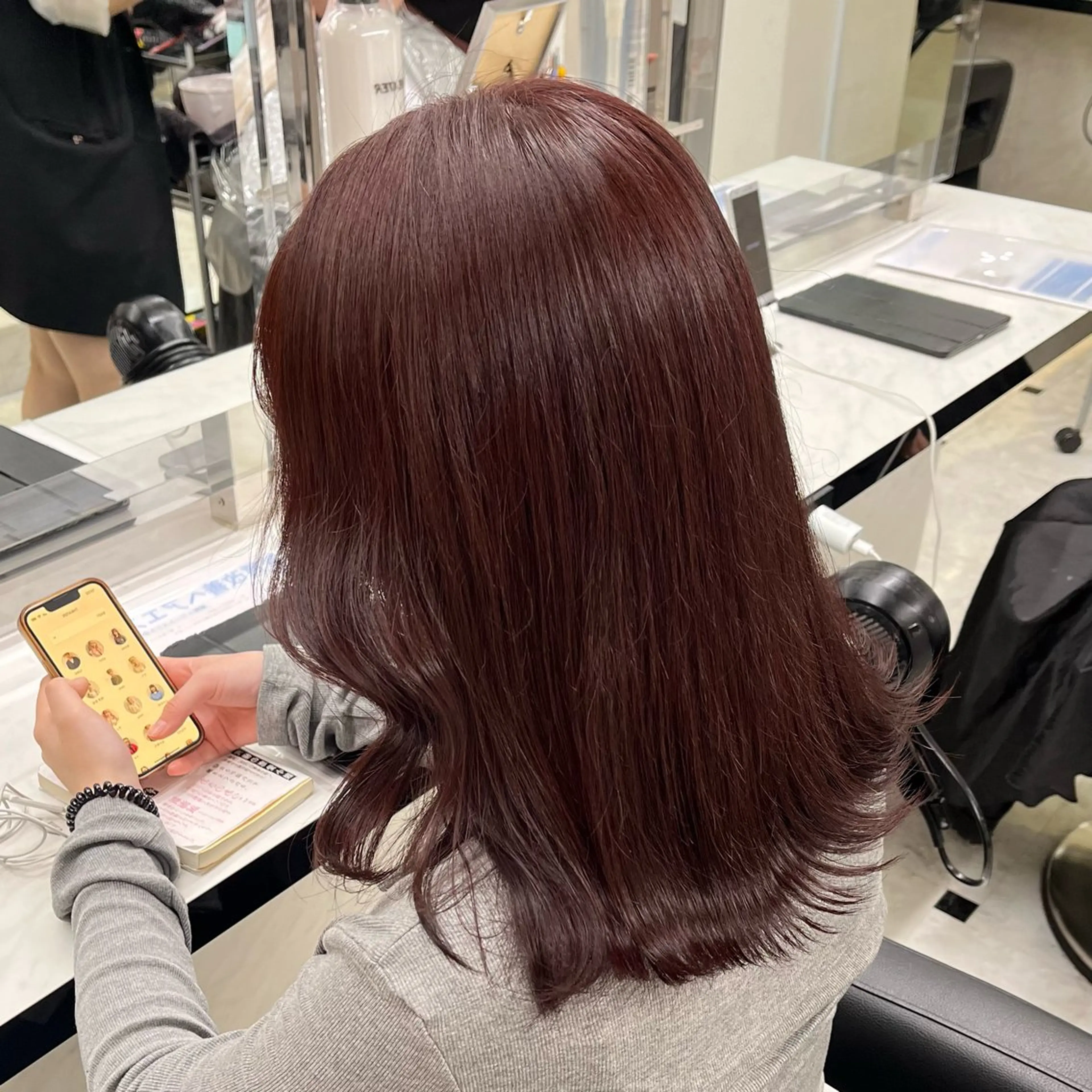 ミディアム カラー ヘアアレンジ ヘアカラー トリートメント ヘッドスパ ヘアセット 🍒透明感カラー🌨 🥕ハイトーンカラーのヘアスタイル