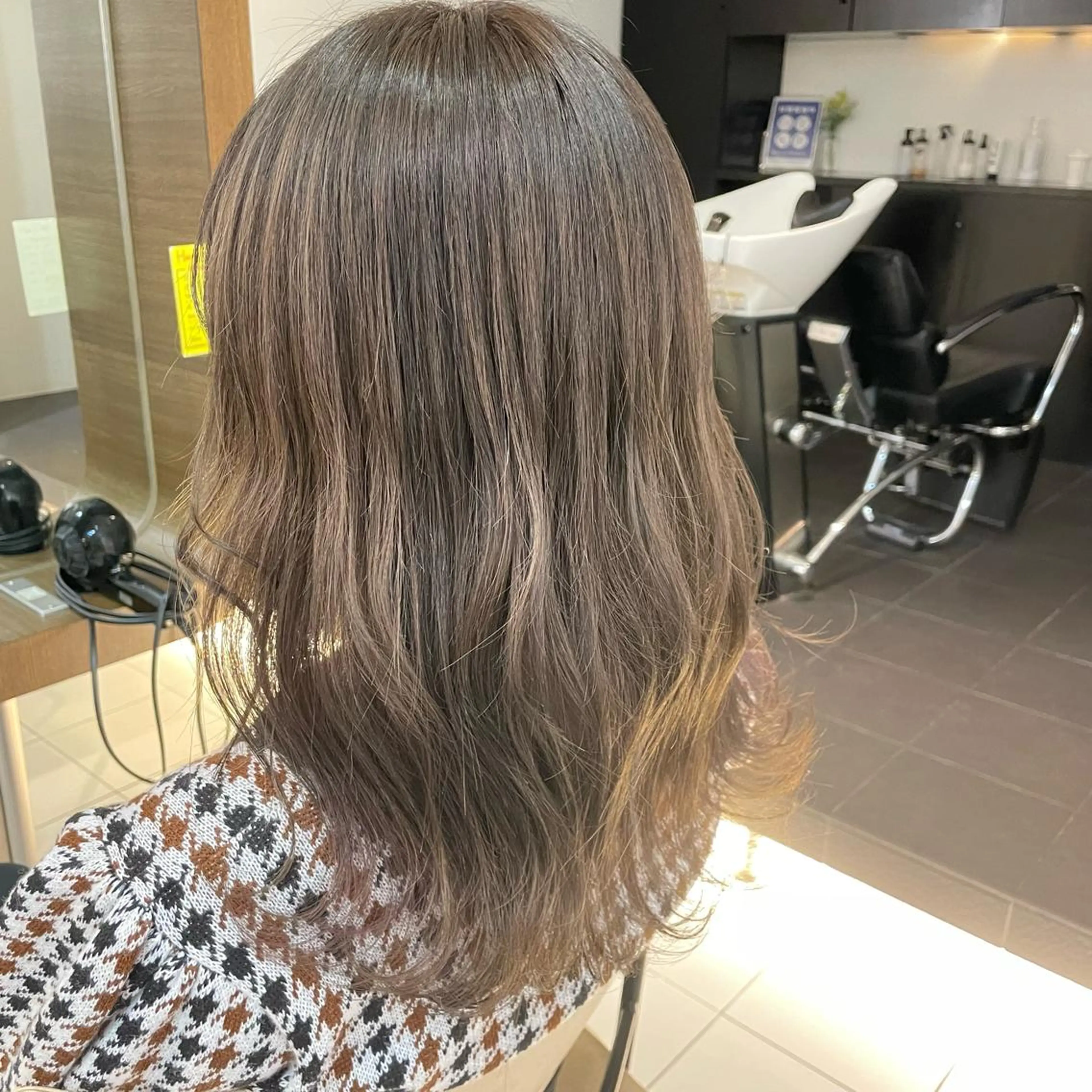 ミディアム カラー アッシュ ベージュカラー 透明感カラー/ 寺田千雅子のヘアスタイル