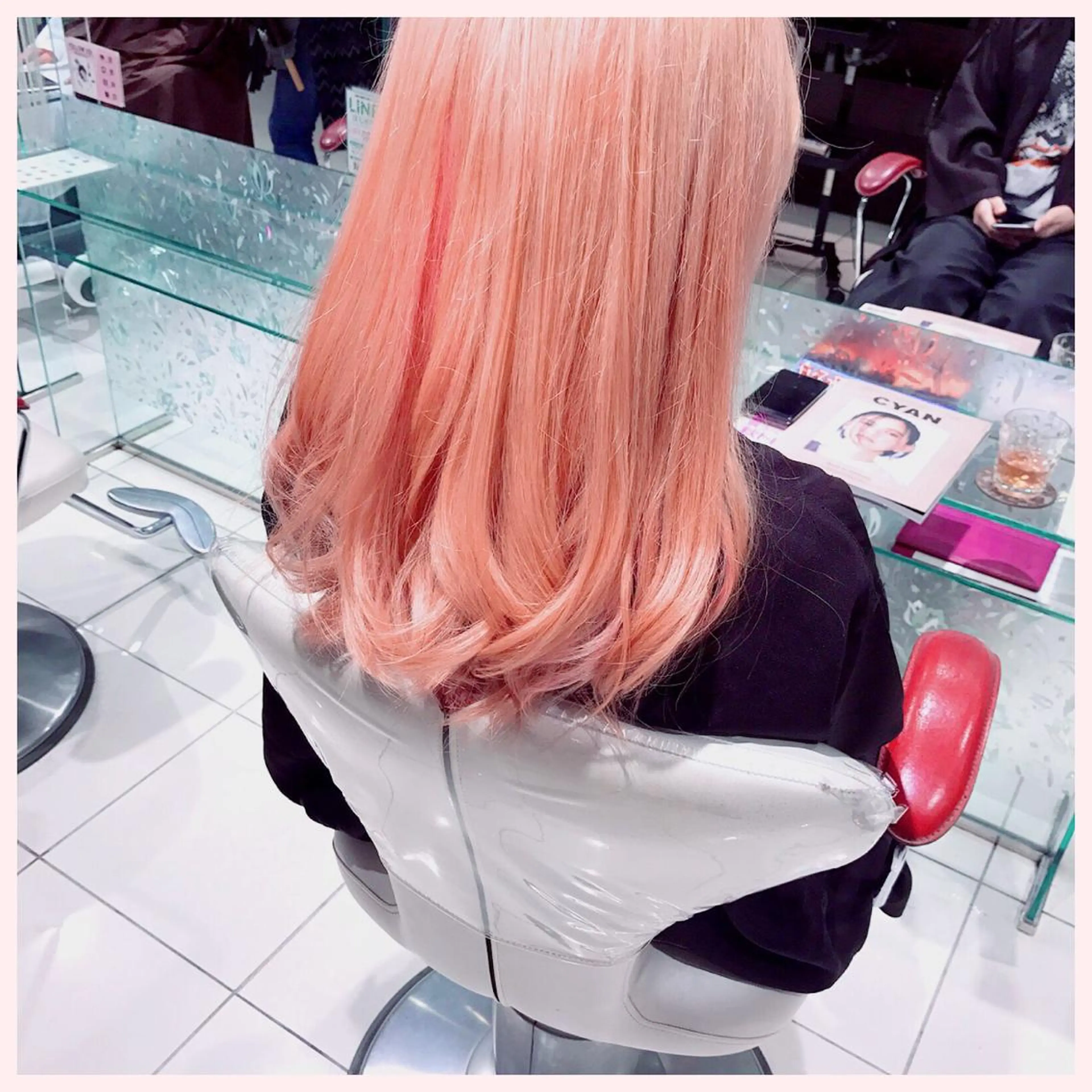 セミロング カラー ヘアアレンジ 🫧美髪矯正/ 髪質改善/藤平健太のヘアスタイル