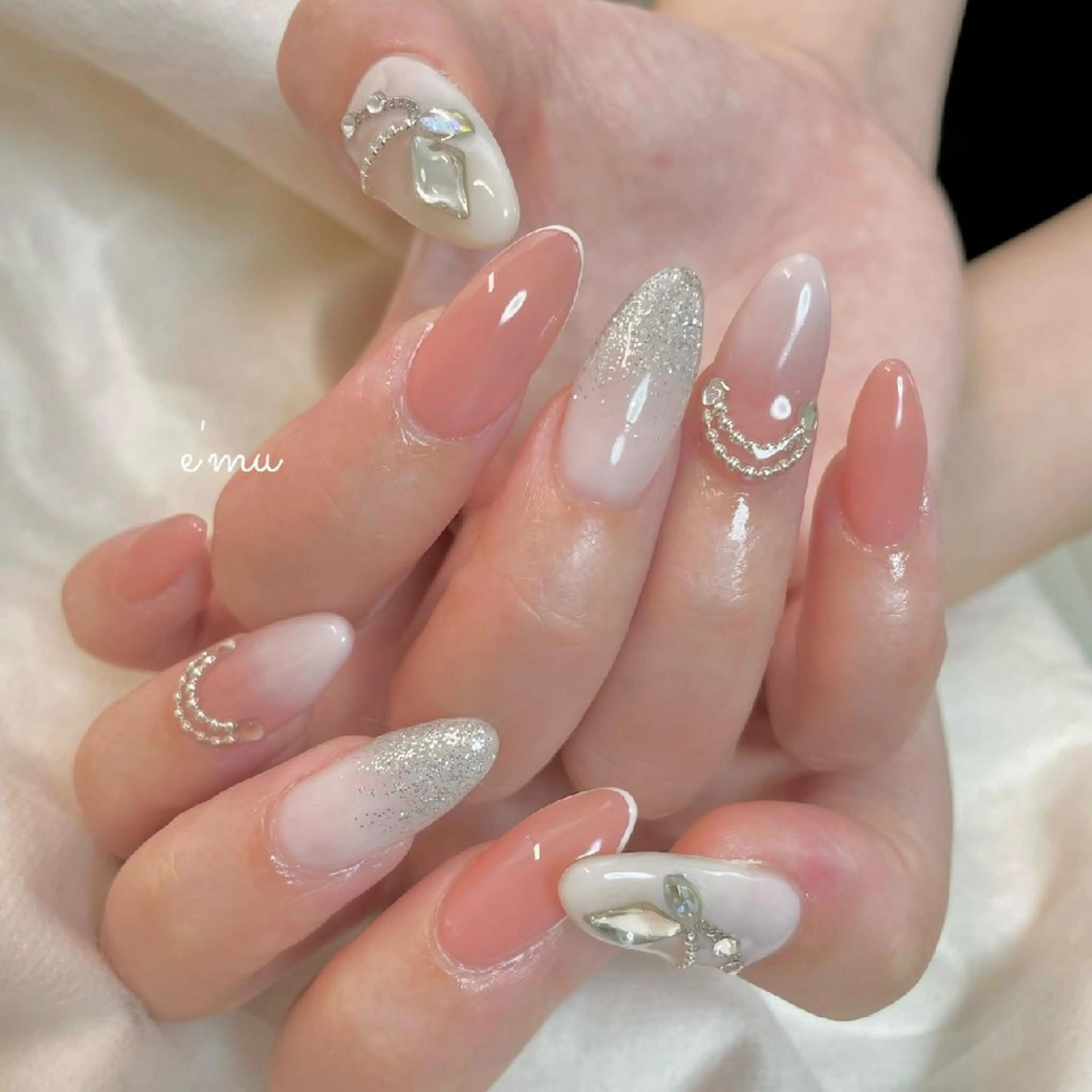 ネイル キラキラネイル 韓国ネイル 春ネイル nail salon e'mu💐のネイルデザイン