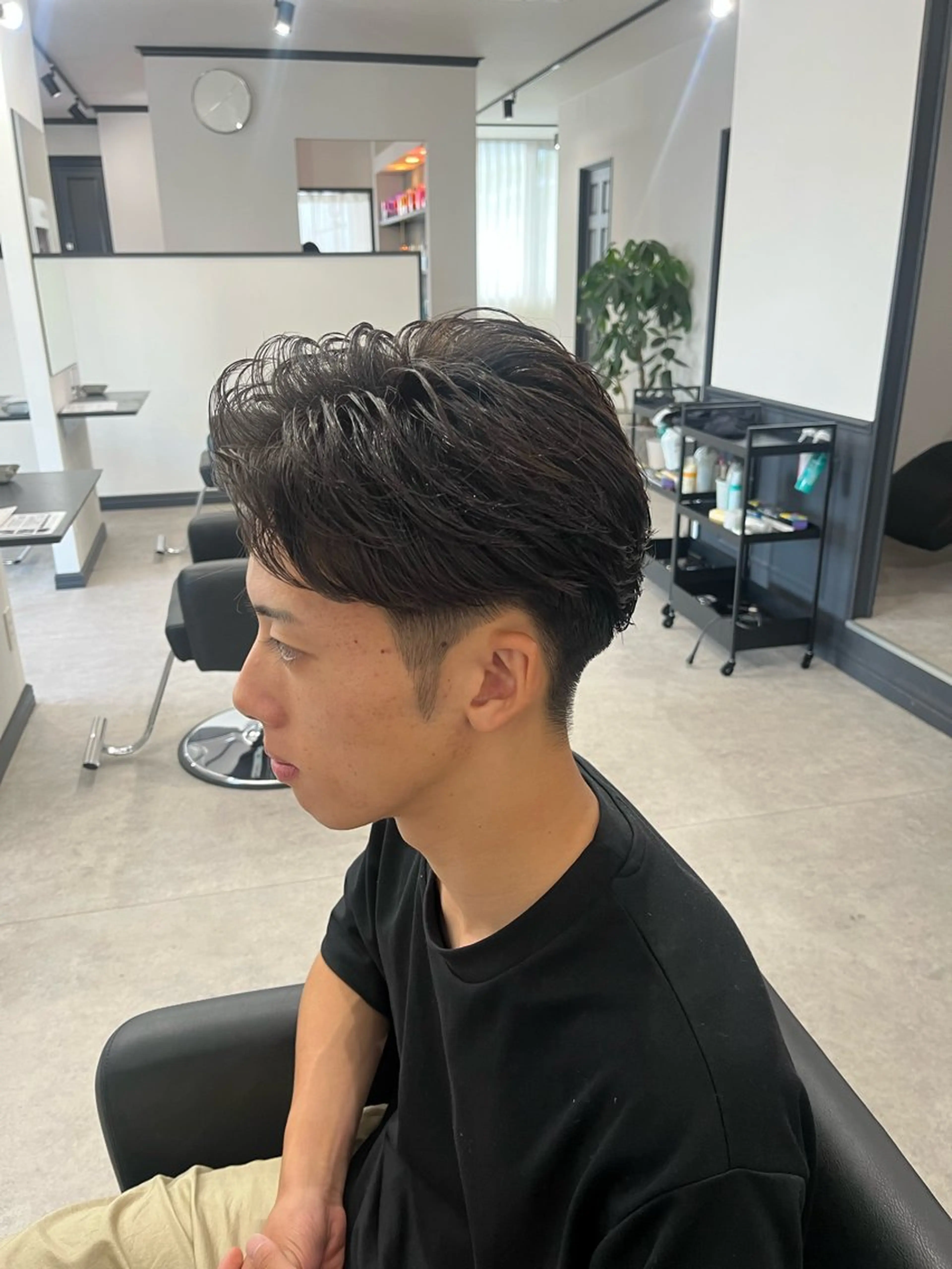 ショート メンズ アップバング ビジネス ツーブロック 刈り上げ ショートヘア 甲斐 匠悟のヘアスタイル
