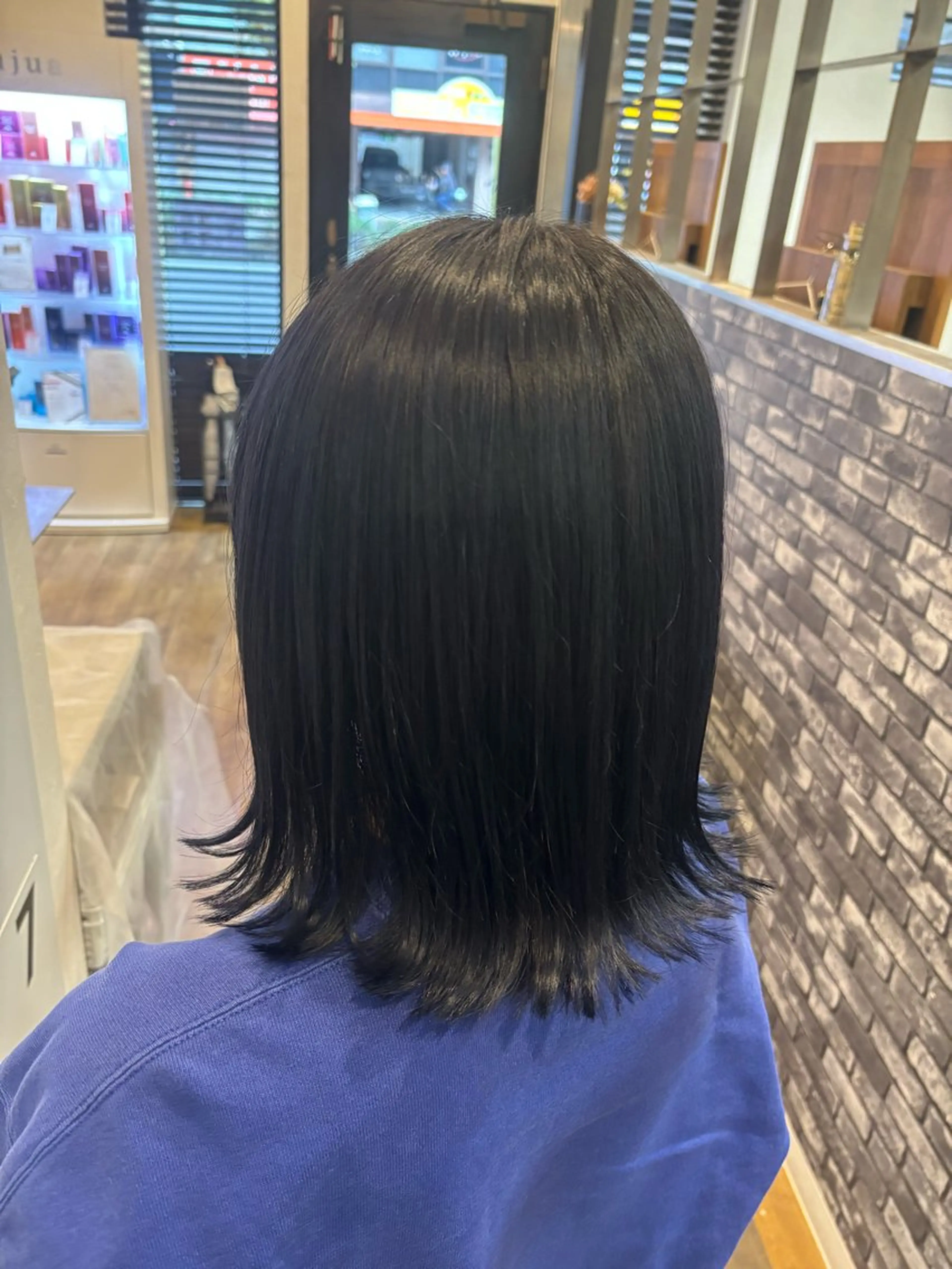 ミディアム カラー ブリーチ ブルーカラー ネイビーカラー ヘアカラー トリートメント 加藤 つばさのヘアスタイル