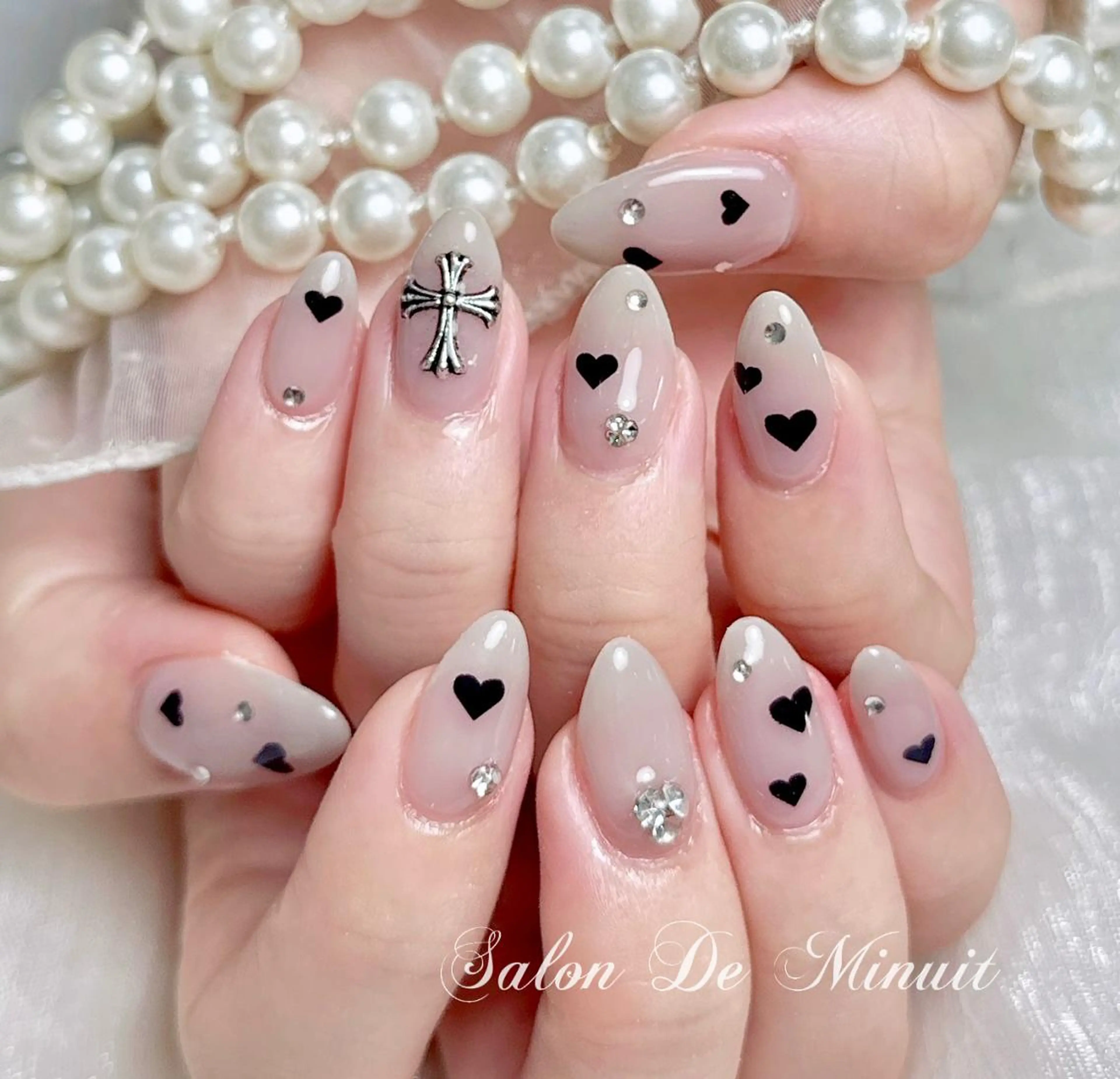 ネイル Salon de Minuit🦩のネイルデザイン