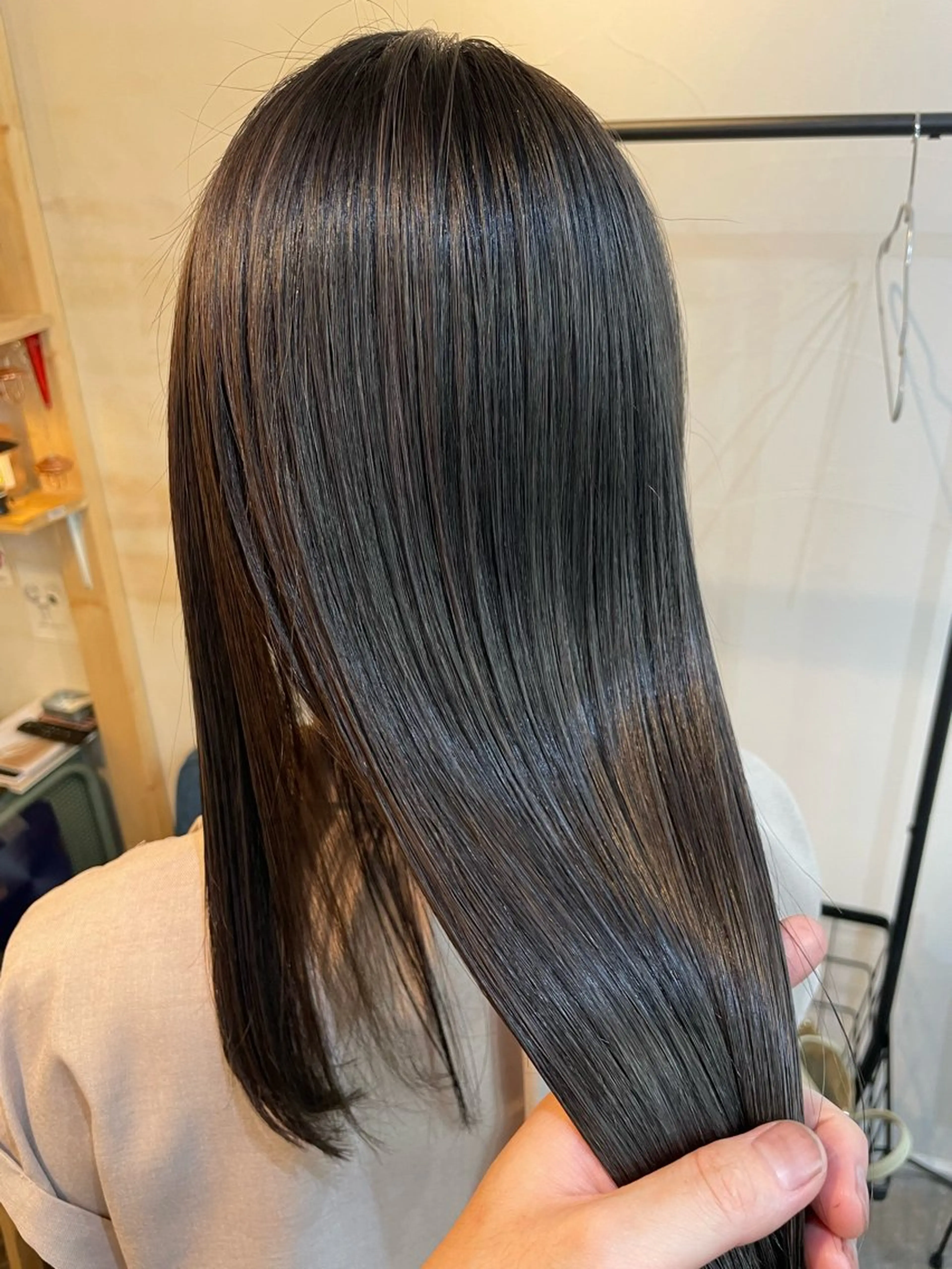 ロング カラー 髪質改善 トリートメント カット ヘアカラー トリートメント SUN GLOW  サングロウ所属・ナカノメ トシアキのヘアスタイル
