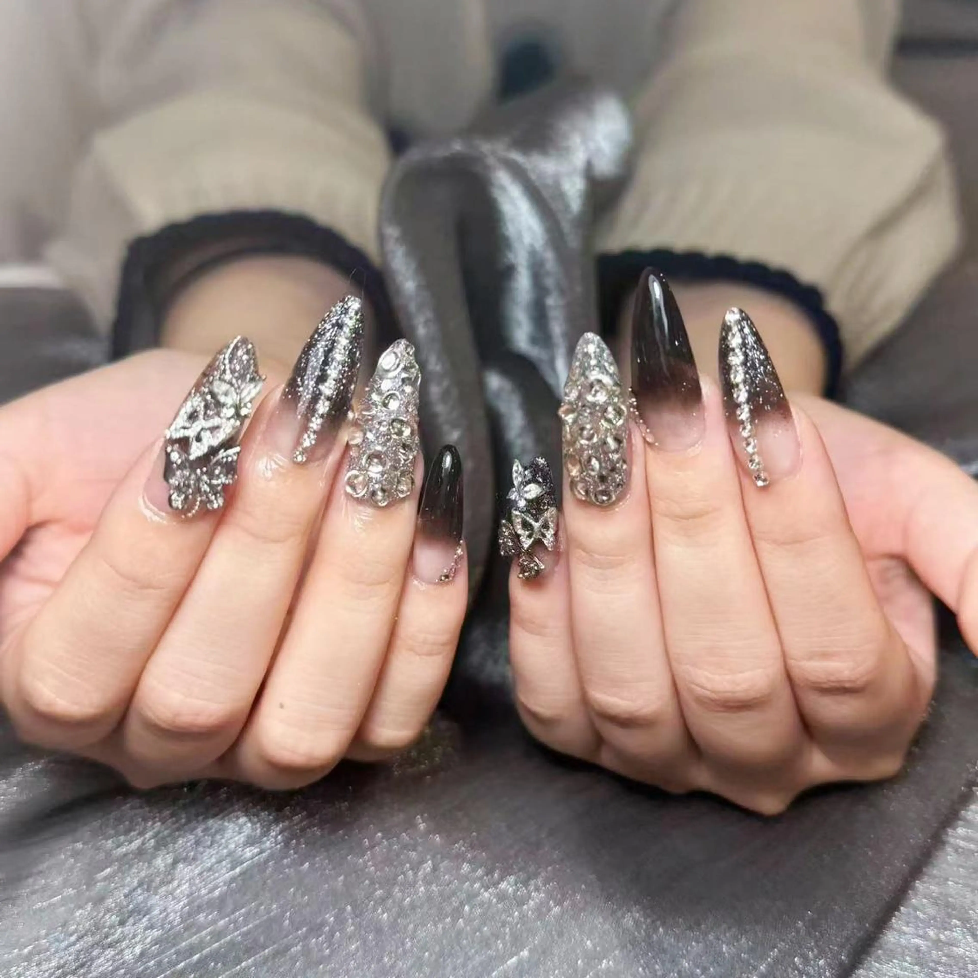 ネイル アートネイル オーロラネイル ガーリー キラキラネイル 韓国ネイル ハンドネイル Diamond NAIL💝のネイルデザイン