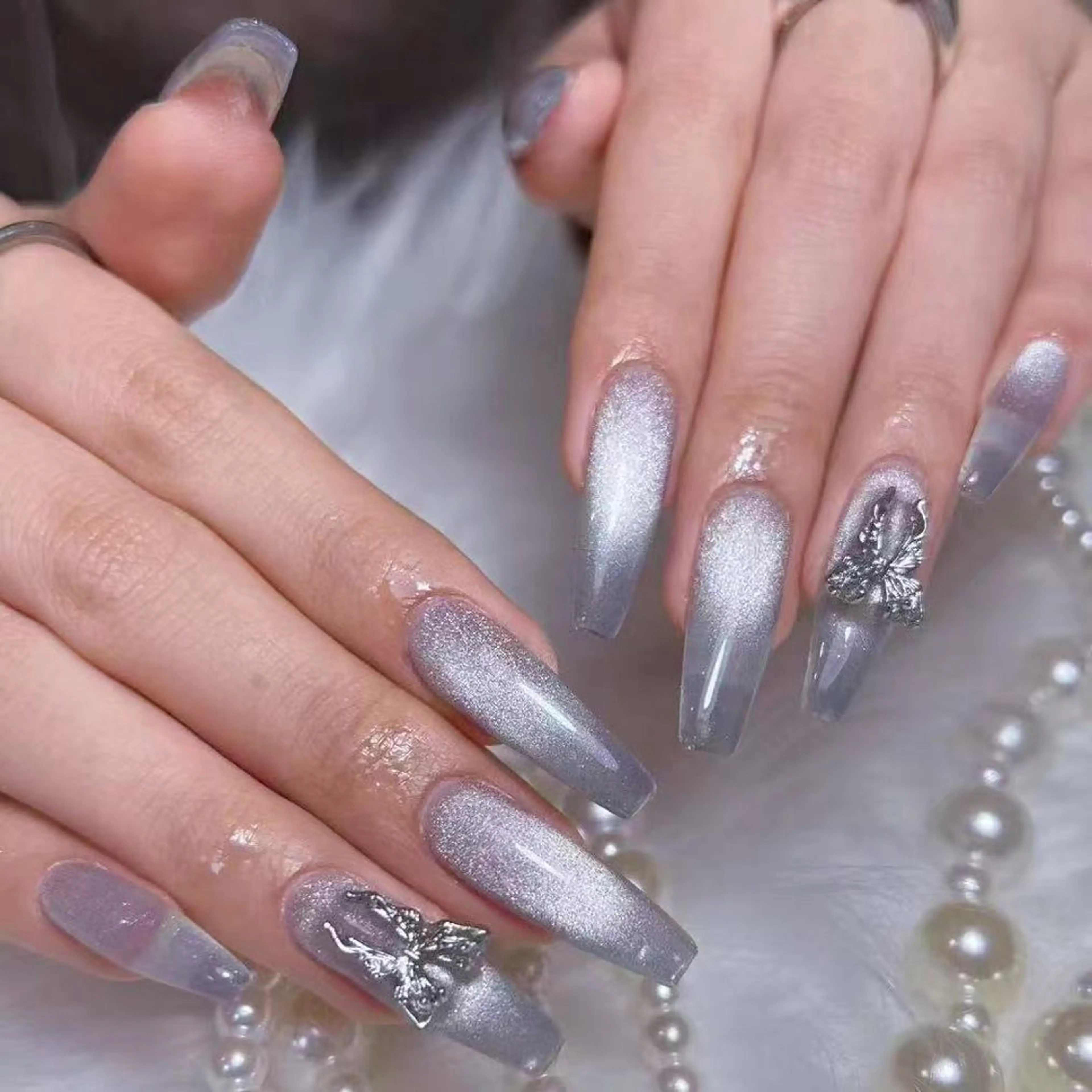 ネイル アートネイル オーロラネイル ガーリー キラキラネイル 韓国ネイル ハンドネイル ハンドケア Nail Monsterのネイルデザイン
