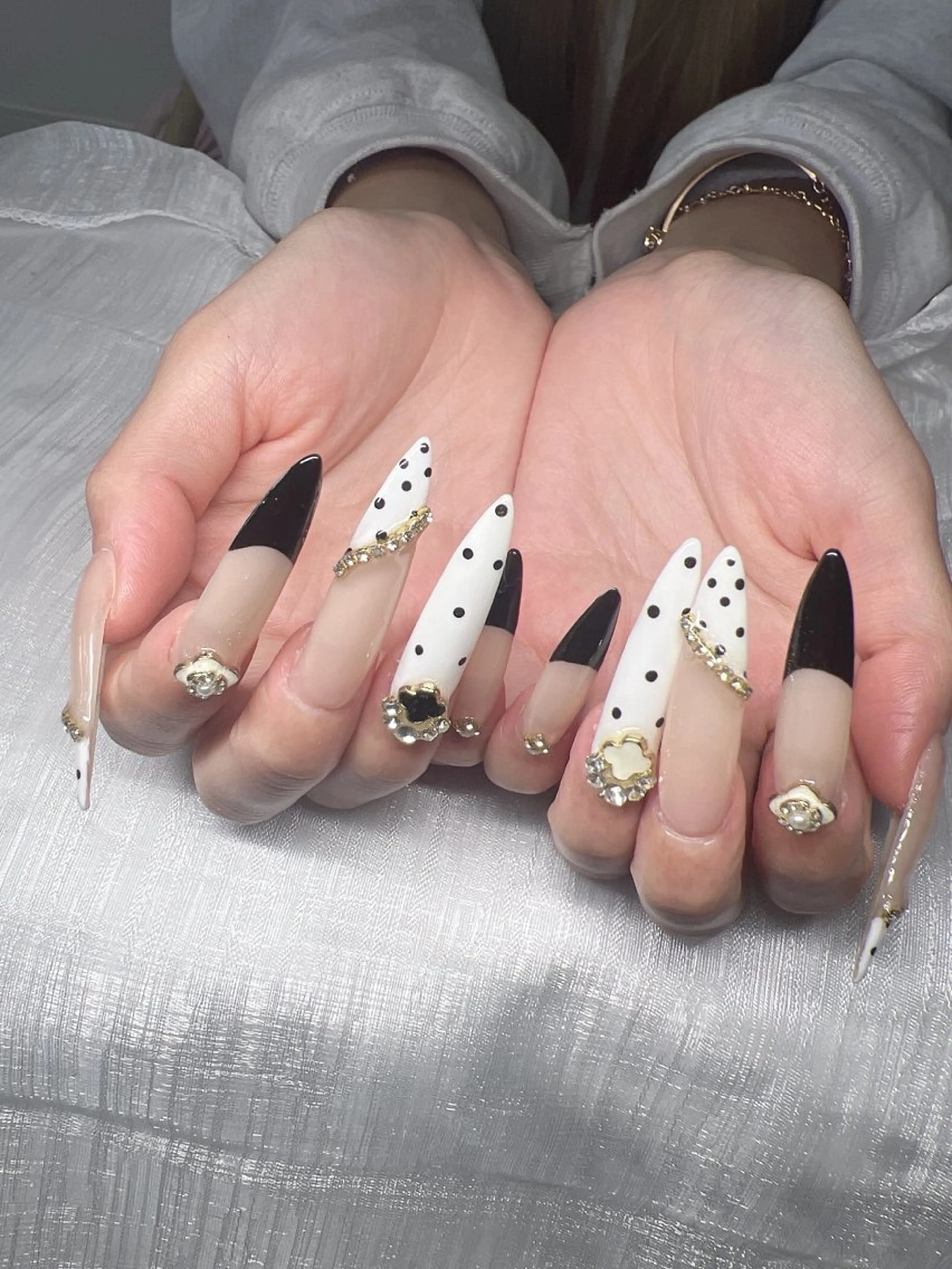 ネイル ハンドネイル Lee Nailsのネイルデザイン