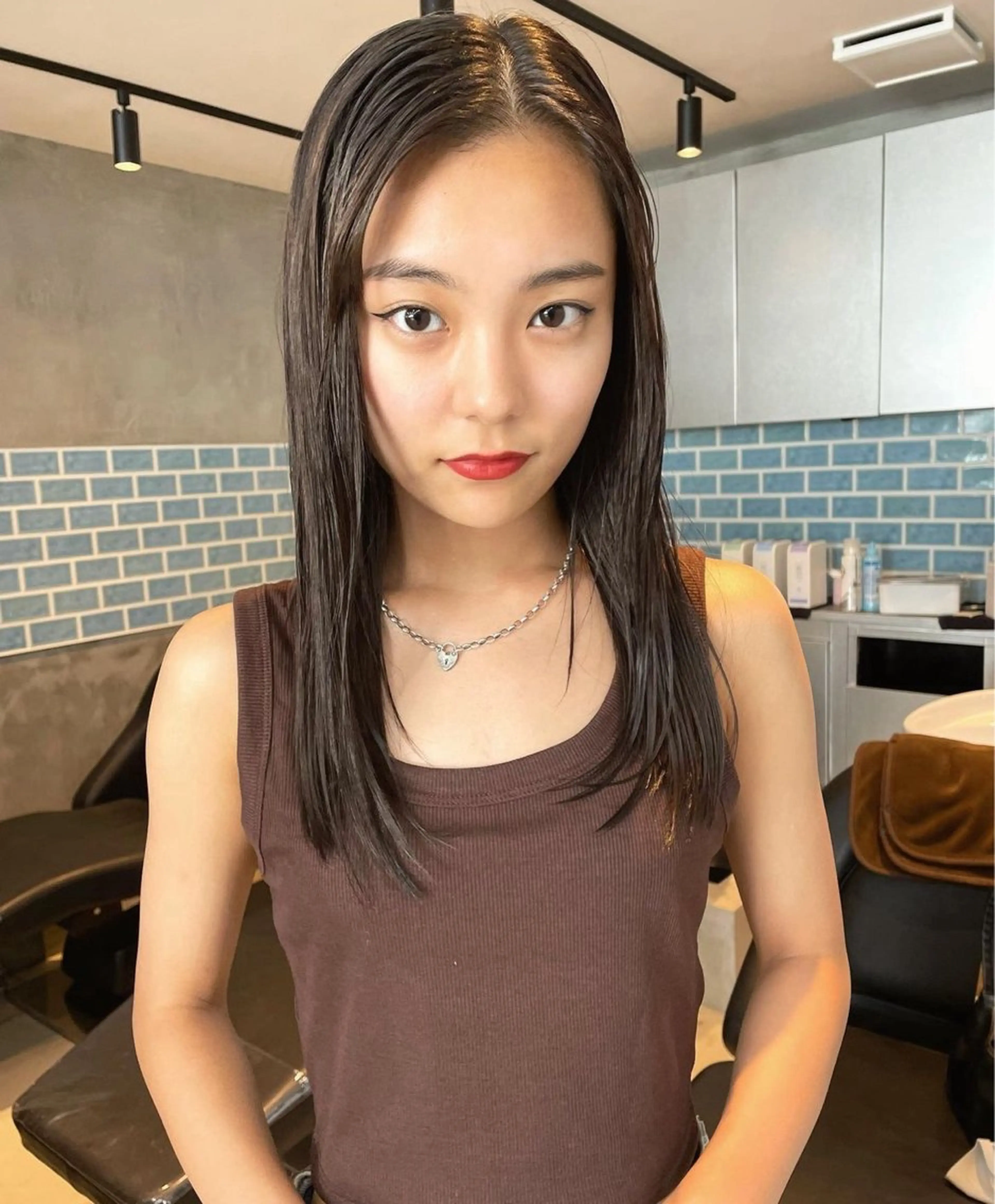 セミロング 縮毛矯正 🫧ほのか /透明感カラー🫧のヘアスタイル