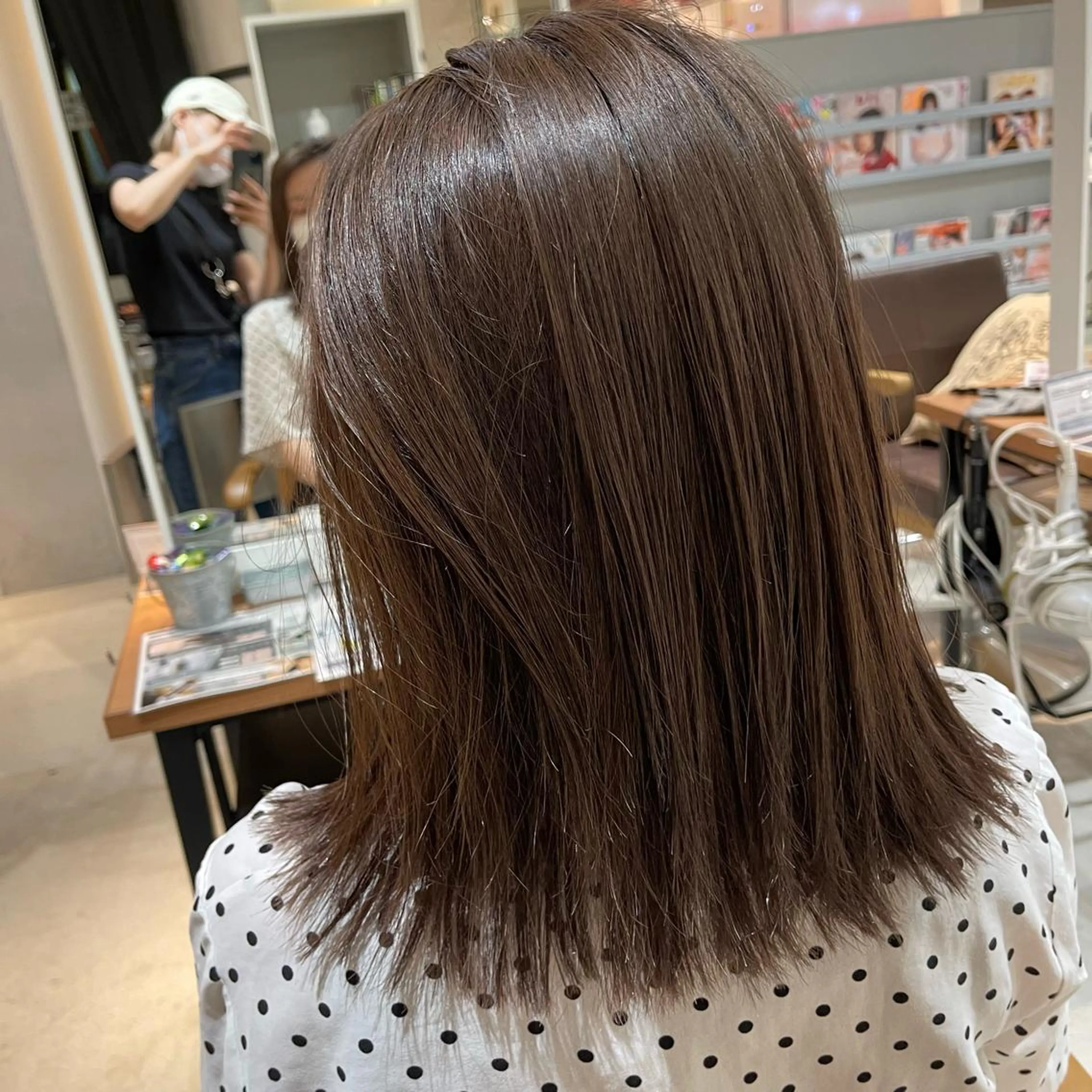 セミロング カラー グレージュ lunty miichiのヘアスタイル
