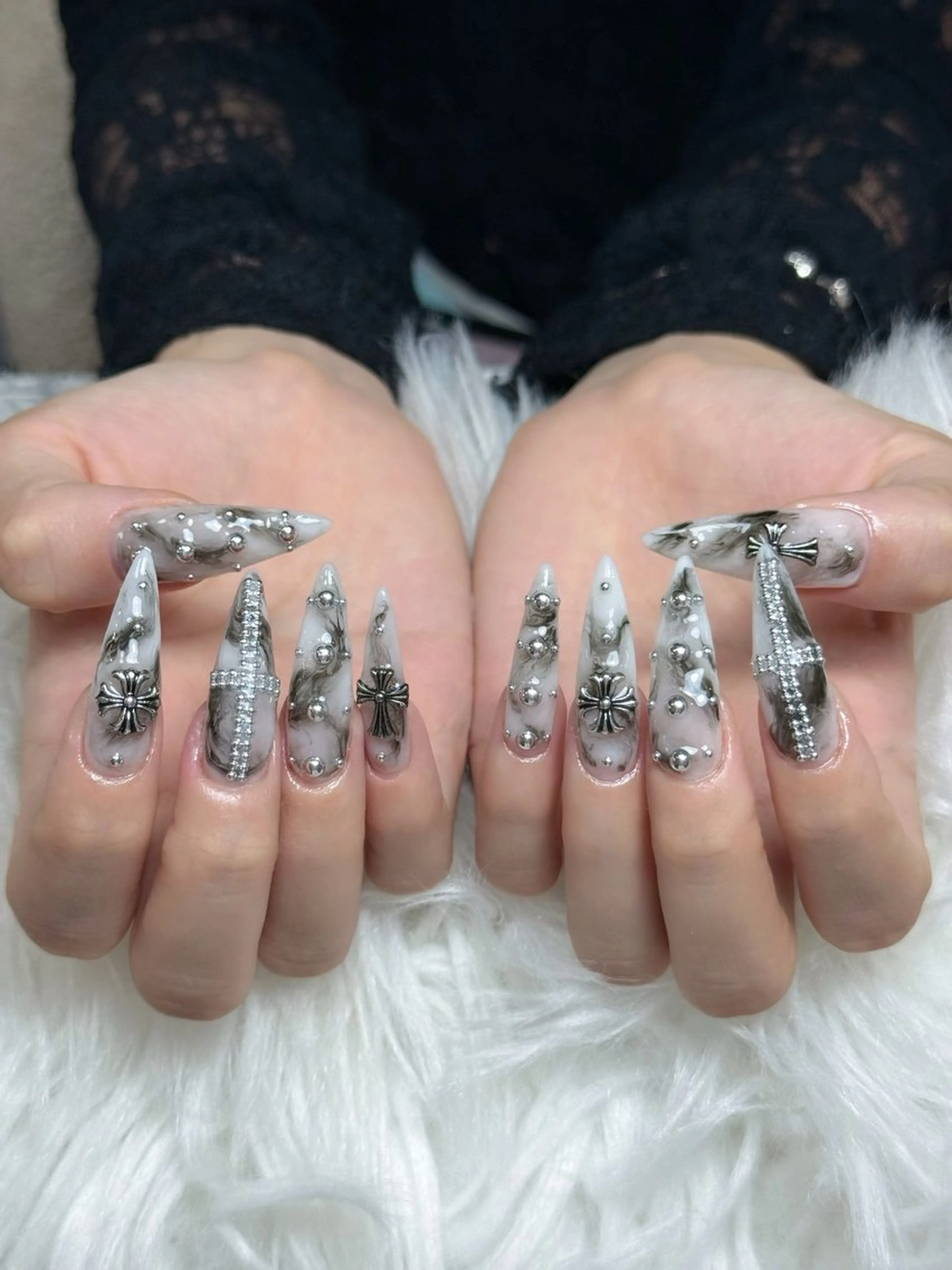 ネイル フレンチネイル ジェルネイル キラキラネイル 韓国ネイル マグネットネイル Julli nail studio所属・Julli NailStudioのネイルデザイン