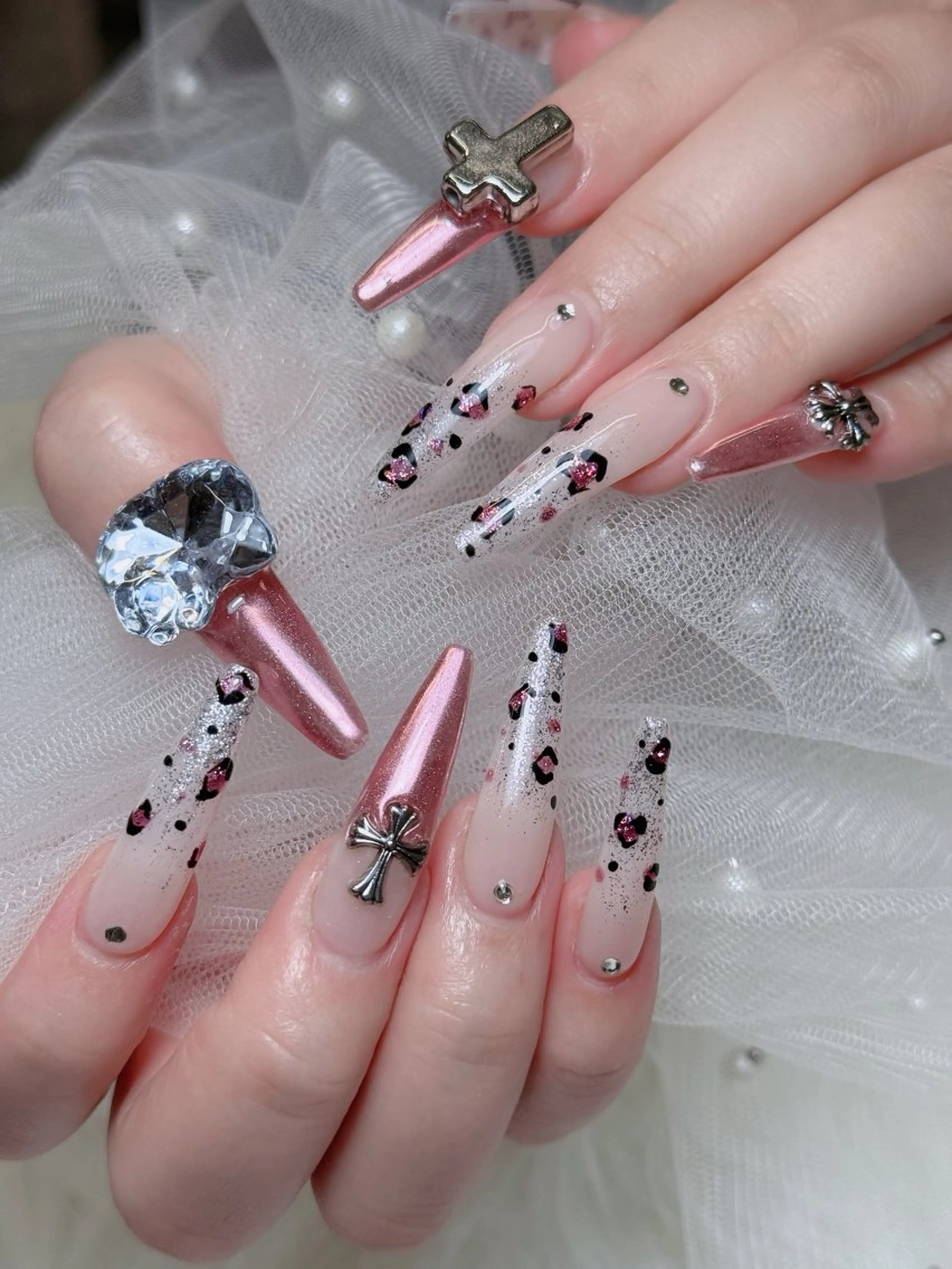 ネイル オーロラネイル チークネイル フットネイル フレンチネイル 韓国ネイル ハンドネイル Lumi Nailのネイルデザイン