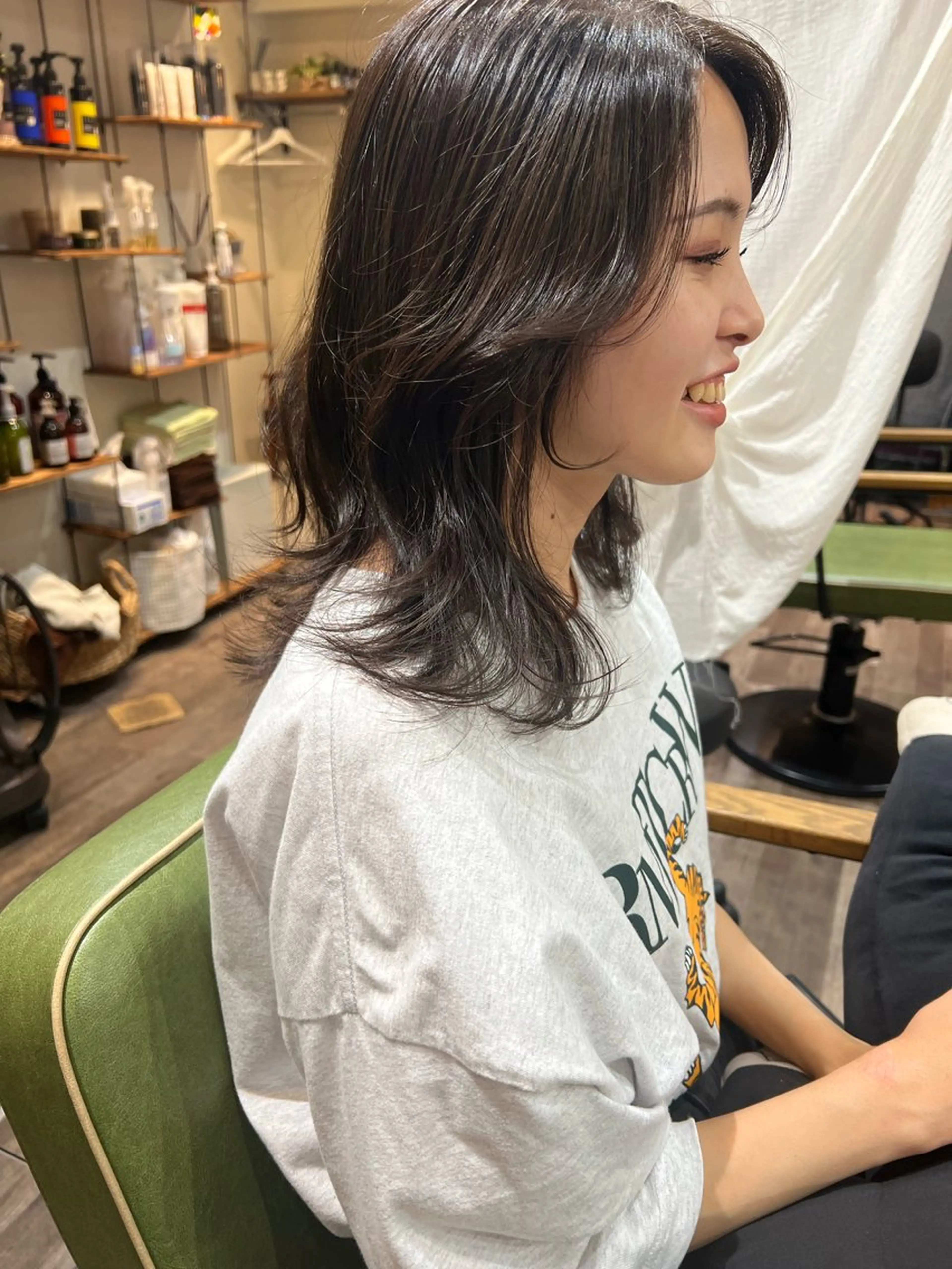 ミディアム カラー レイヤーカット カット ヘアカラー トリートメント カラーパティシエ facce🌼ikoのヘアスタイル