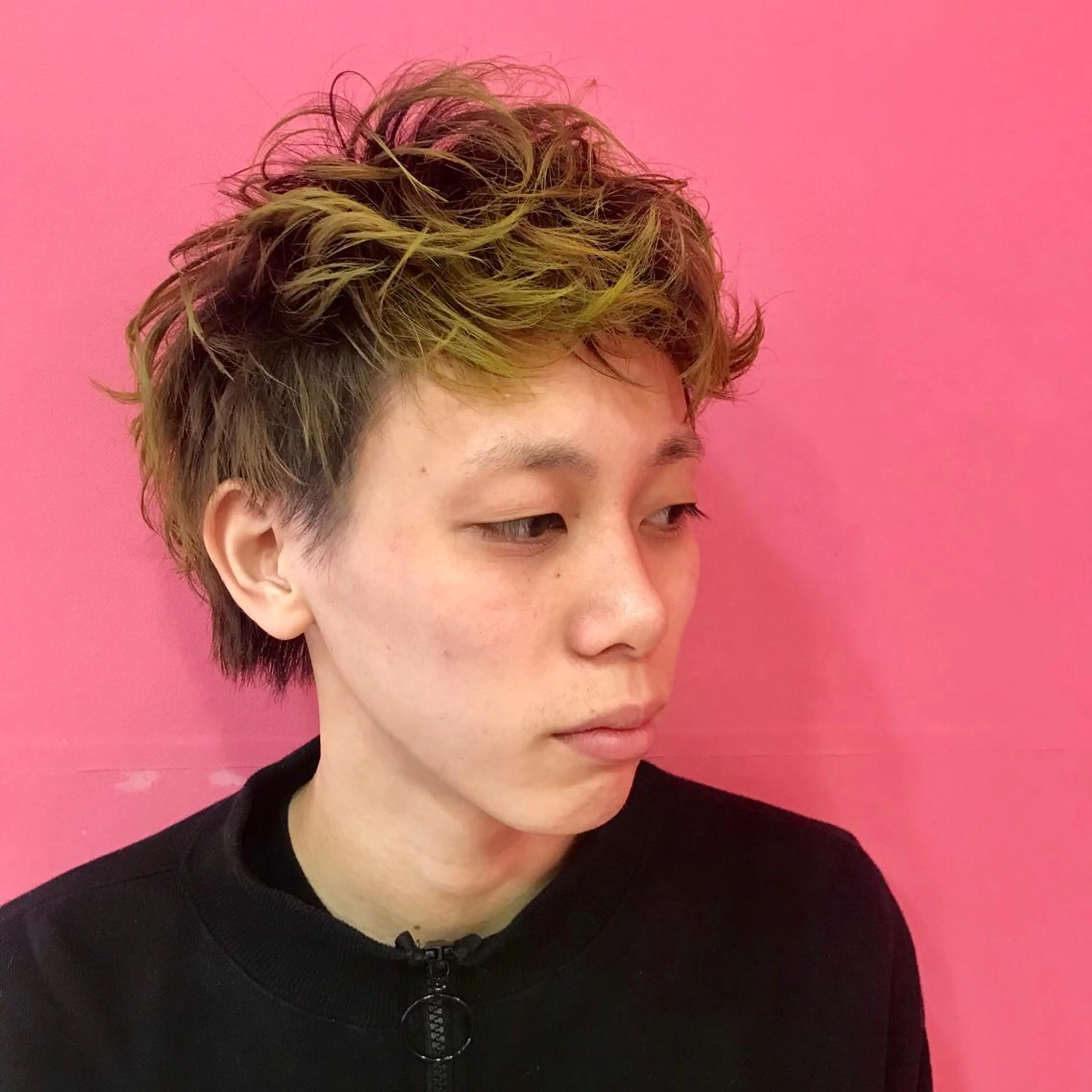 ショート カラー メンズ メンズハイトーン グラデーションカラー ハイトーンカラー Vir by browのヘアスタイル