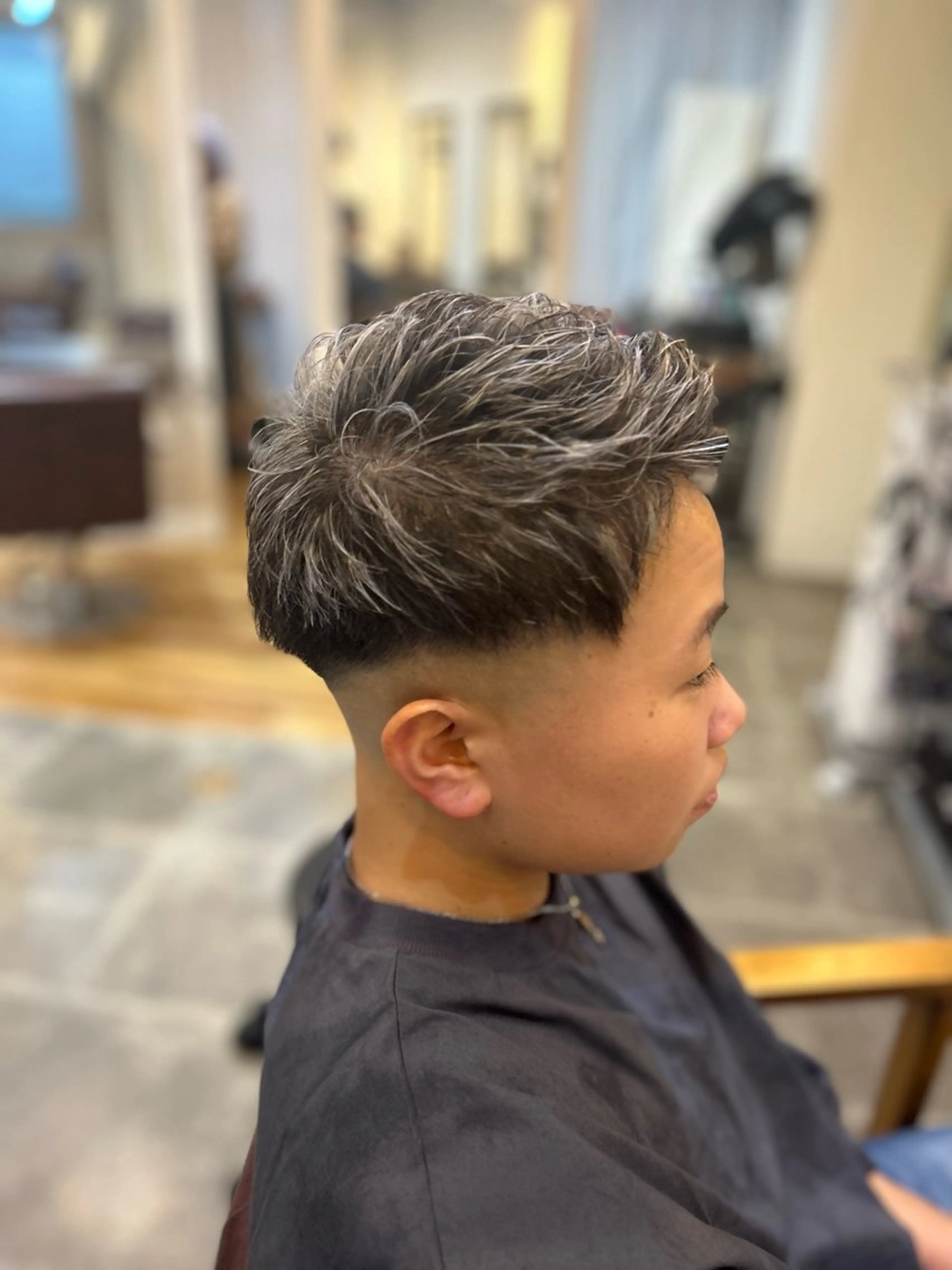 ショート カラー ブリーチ メッシュ シルバー カット ヘアカラー トリートメント CECIL hair なんば店所属・メンズパーマ 艶髪☆店長☆有馬のヘアスタイル