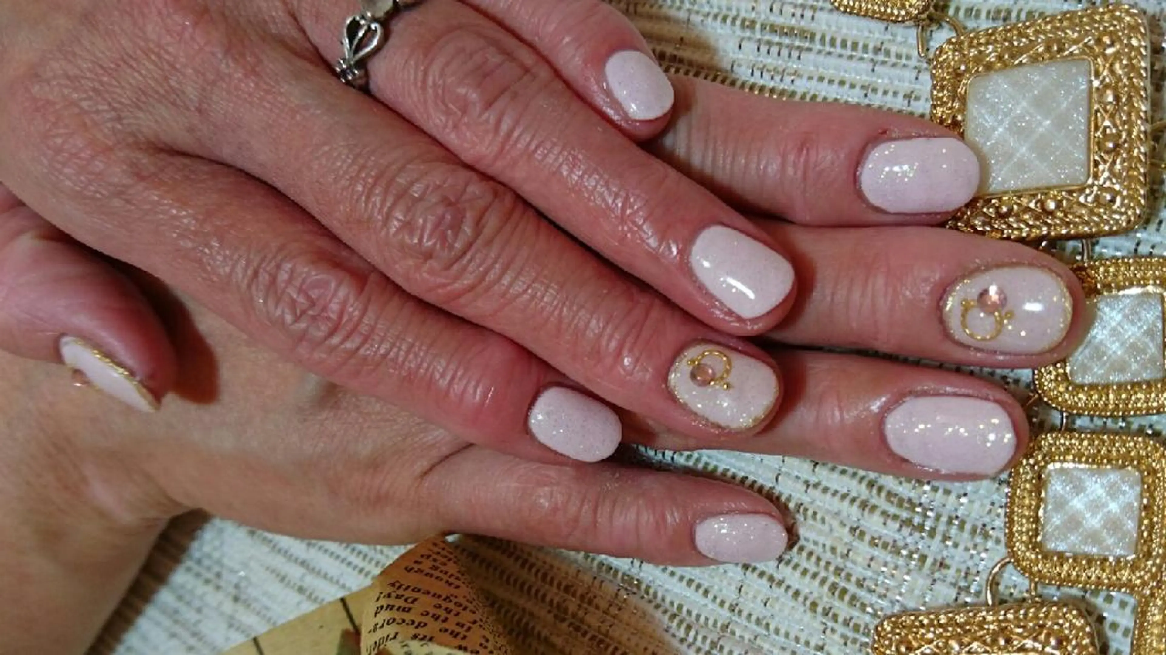 ショート ミディアム セミロング カラー ロング メンズ キッズ まつエク ネイル プライベートサロン HA♥NAのマツエク・マツパデザイン