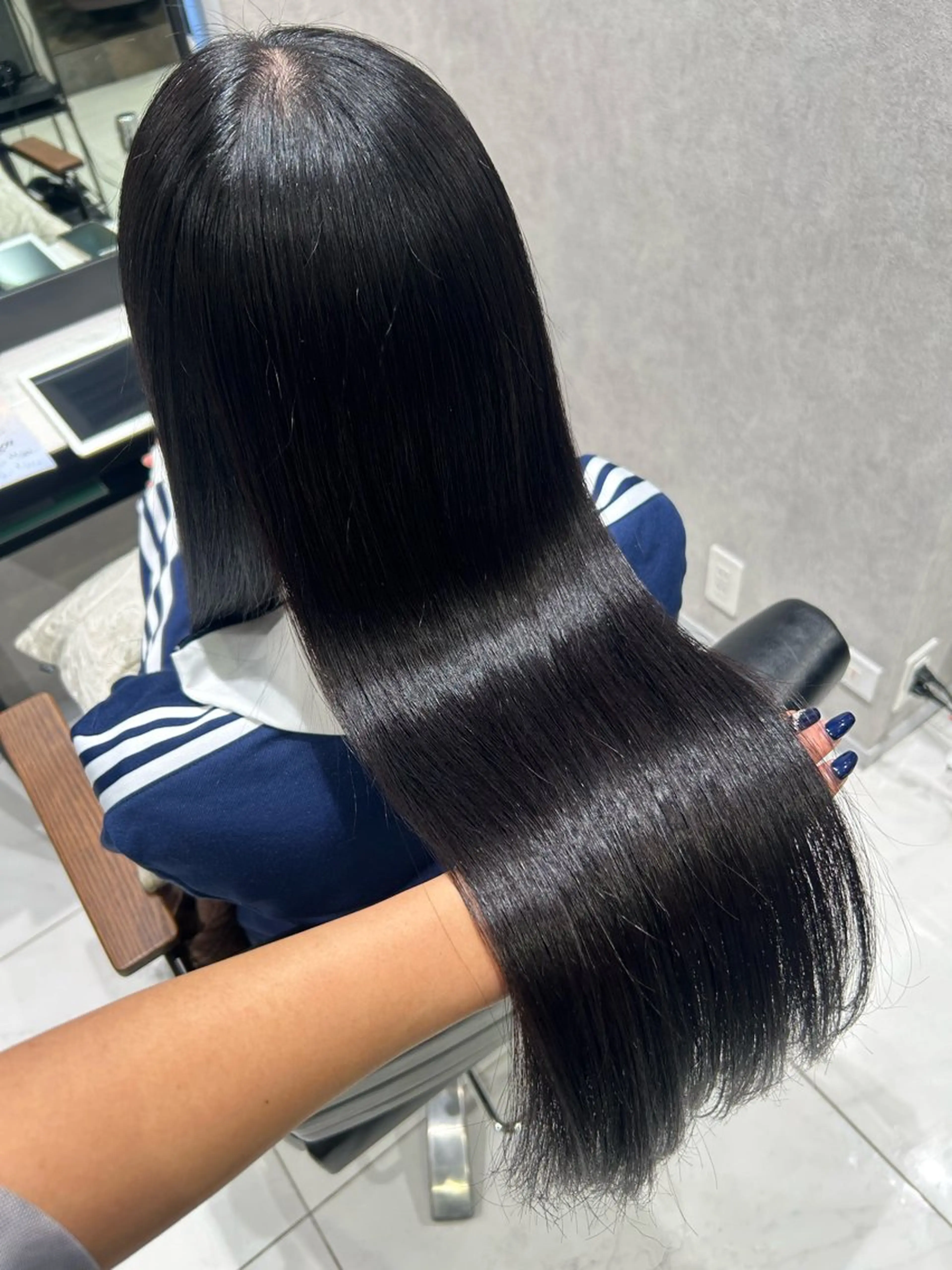 カラー 透明感カラー🩵 束感まつげ🪼海月のヘアスタイル