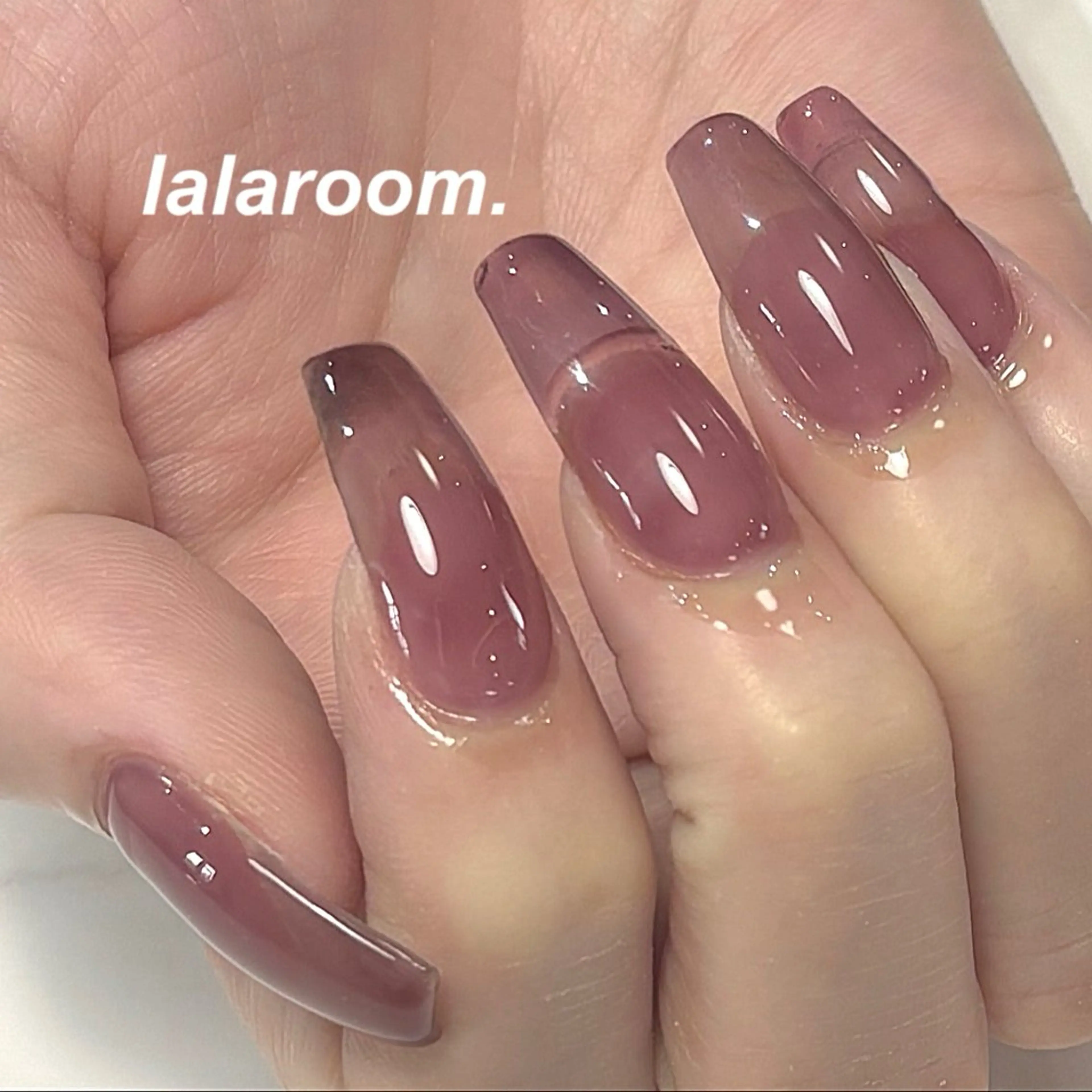 ネイル キラキラネイル マグネットネイル オフィスネイル ワンカラーネイル シンプルネイル ハンドネイル lala room.のネイルデザイン