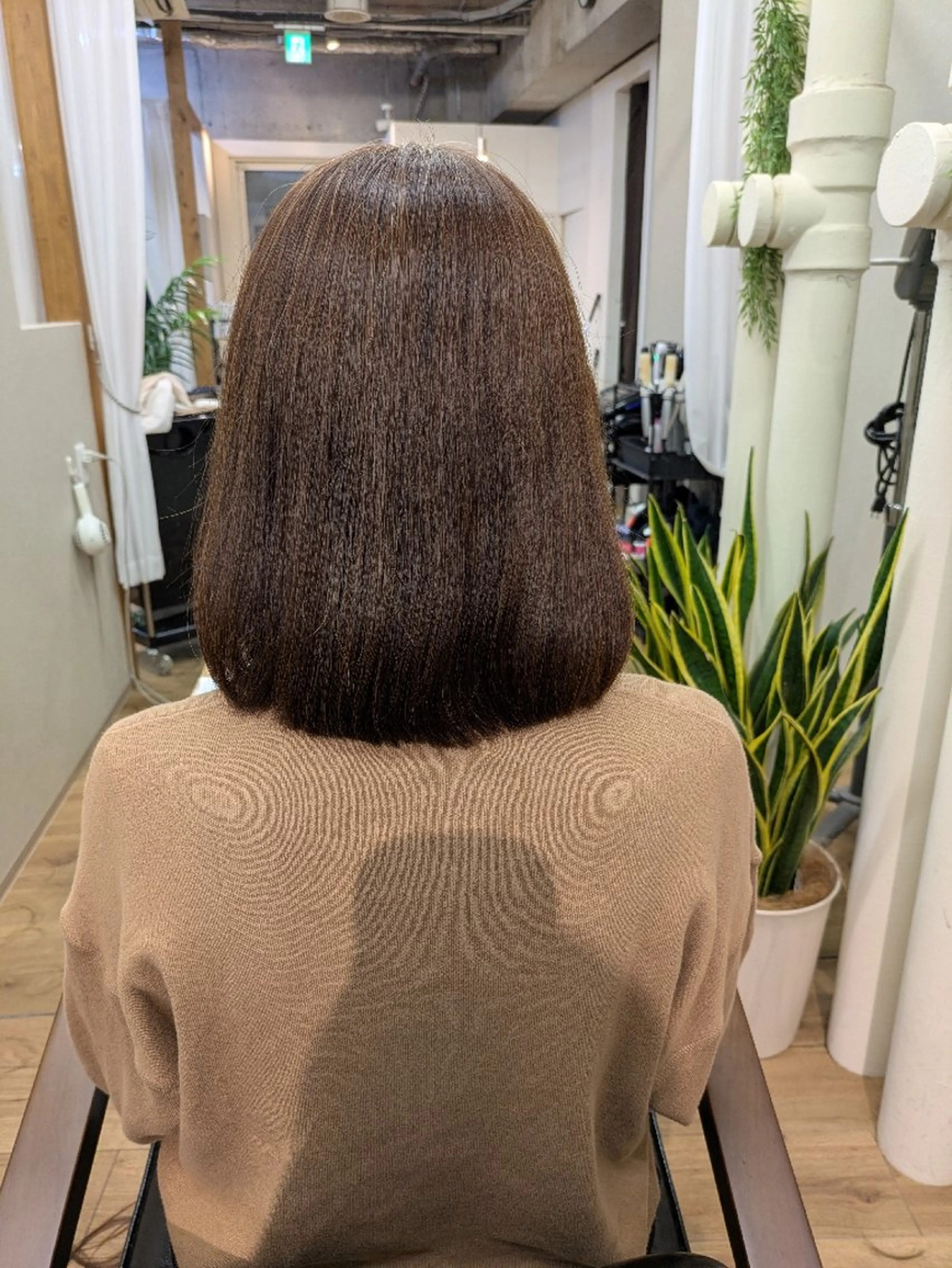 ミディアム 切りっぱなしボブ ボブ カット トリートメント Cafu hair Tachi所属・有馬 葵のヘアスタイル