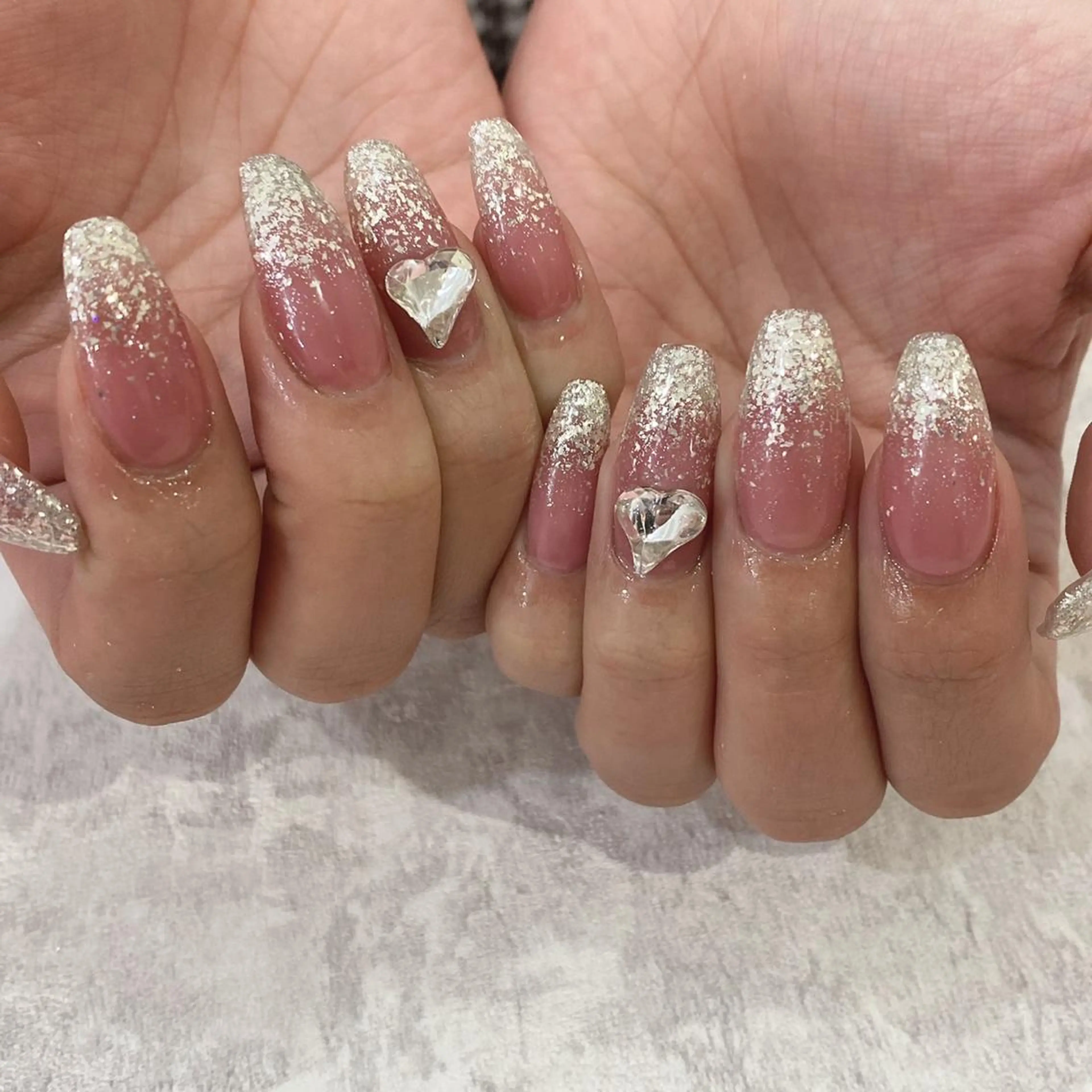 ミディアム ネイル ハンドネイル cho nailのネイルデザイン