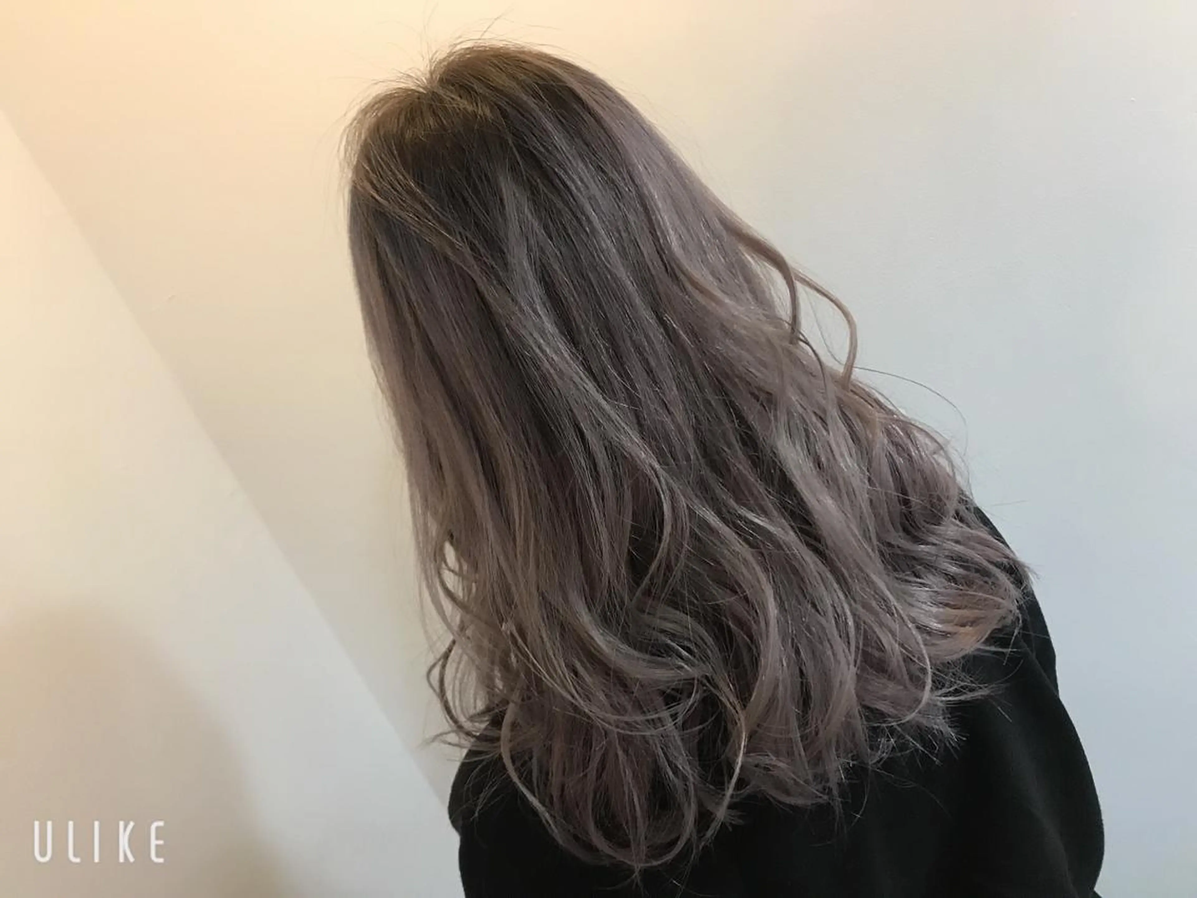 カラー ブリーチ ラベンダーカラー 松下 智也のヘアスタイル