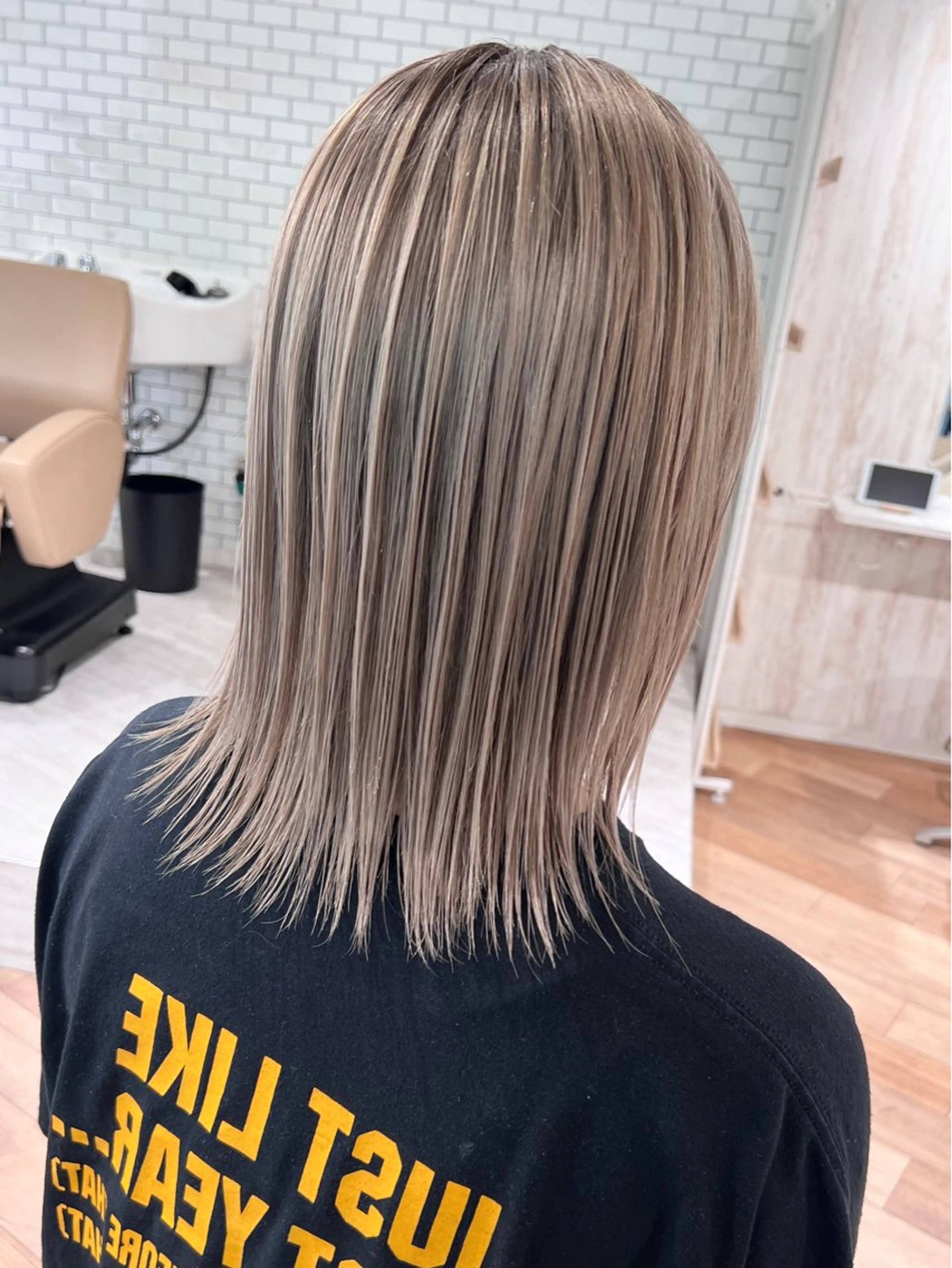 ロング カラー バレイヤージュ ベージュカラー ブリーチ ケアブリーチ ダブルカラー お肌トーン🆙カラー 全ての女性を艶髪にのヘアスタイル