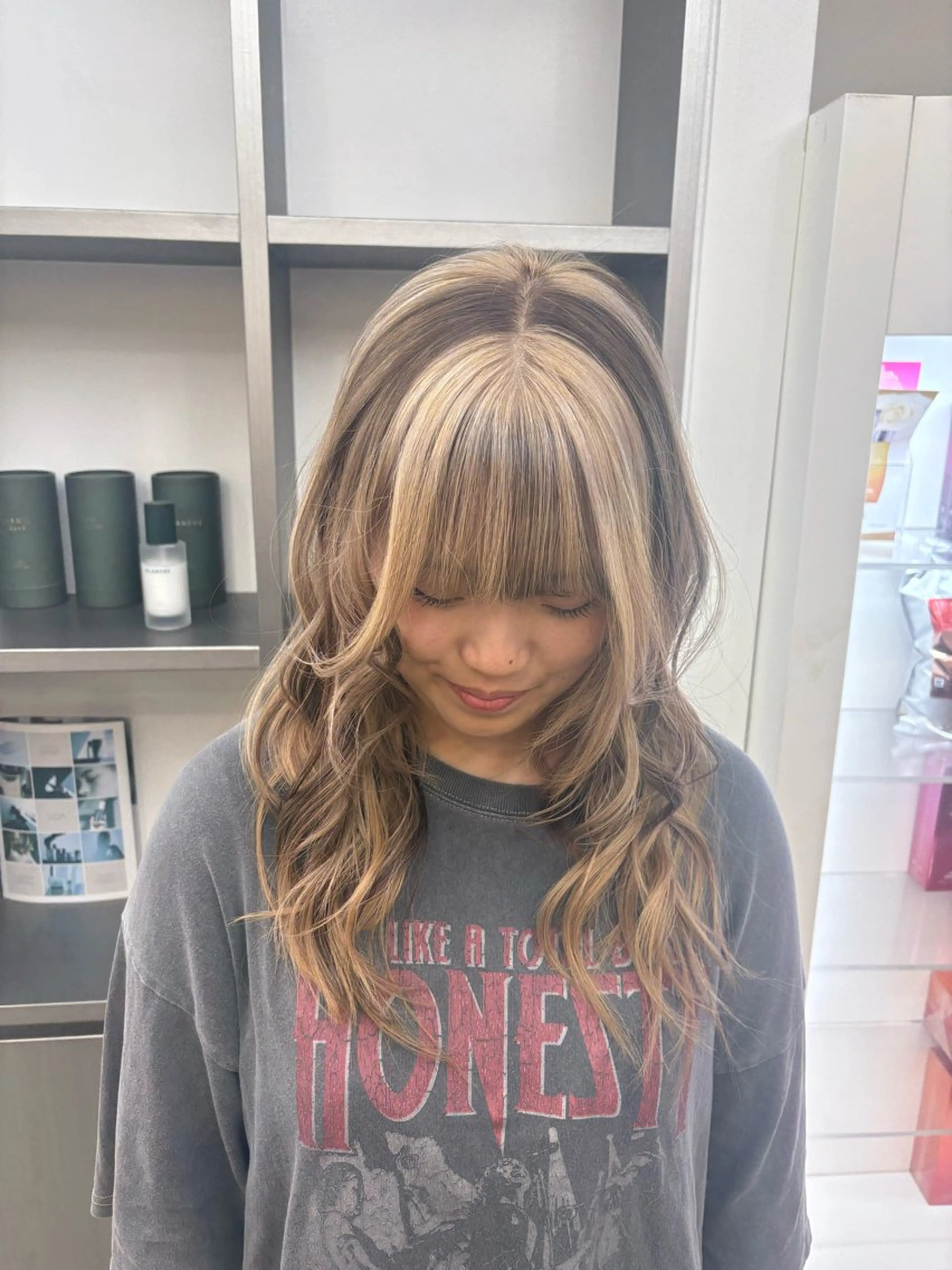 ロング カラー ヘアカラー トリートメント ハイトーン×デザイン 🪽🫧HIKARIのヘアスタイル