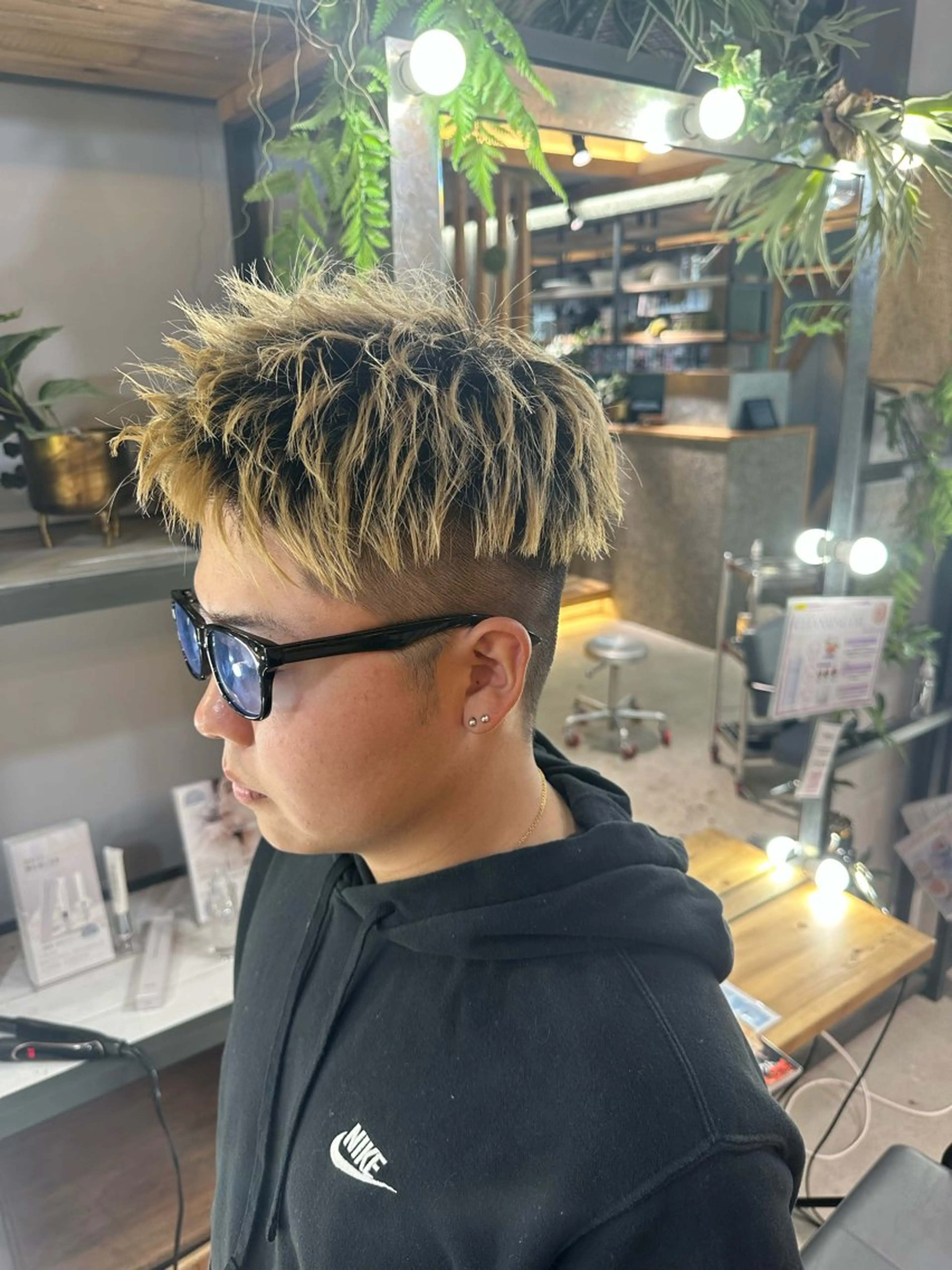 ショート メンズ アップバング 溜 一太のヘアスタイル