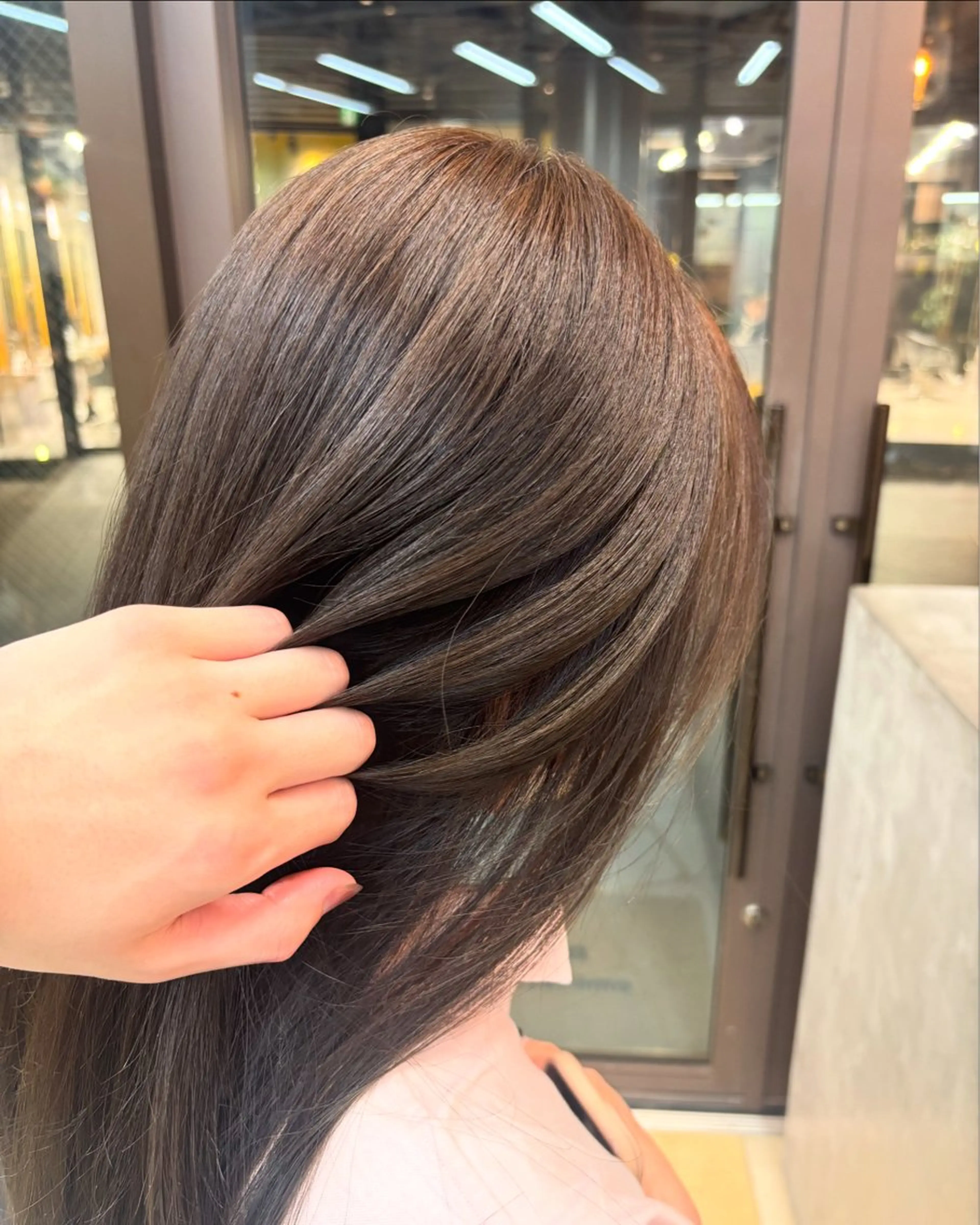 ロング 透明感抜群オリーブ/ ショウキのヘアスタイル