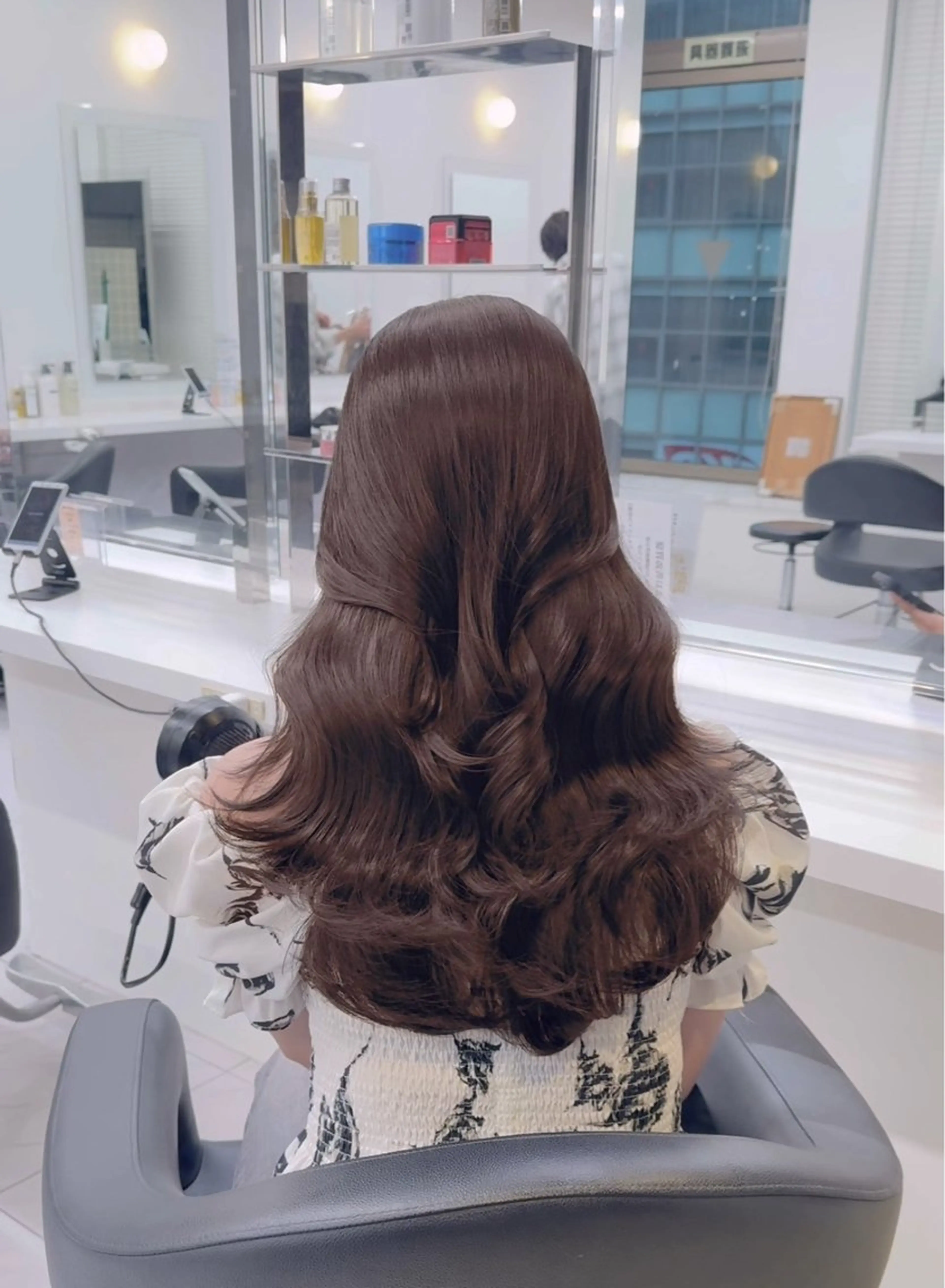 セミロング カラー ヘアアレンジ ベージュカラー 黒髪 ブリーチ ブルーカラー ブルーブラック ヘアカラー トリートメント ヘッドスパ ヘアセット 韓国トレンドの 達人♡のヘアスタイル