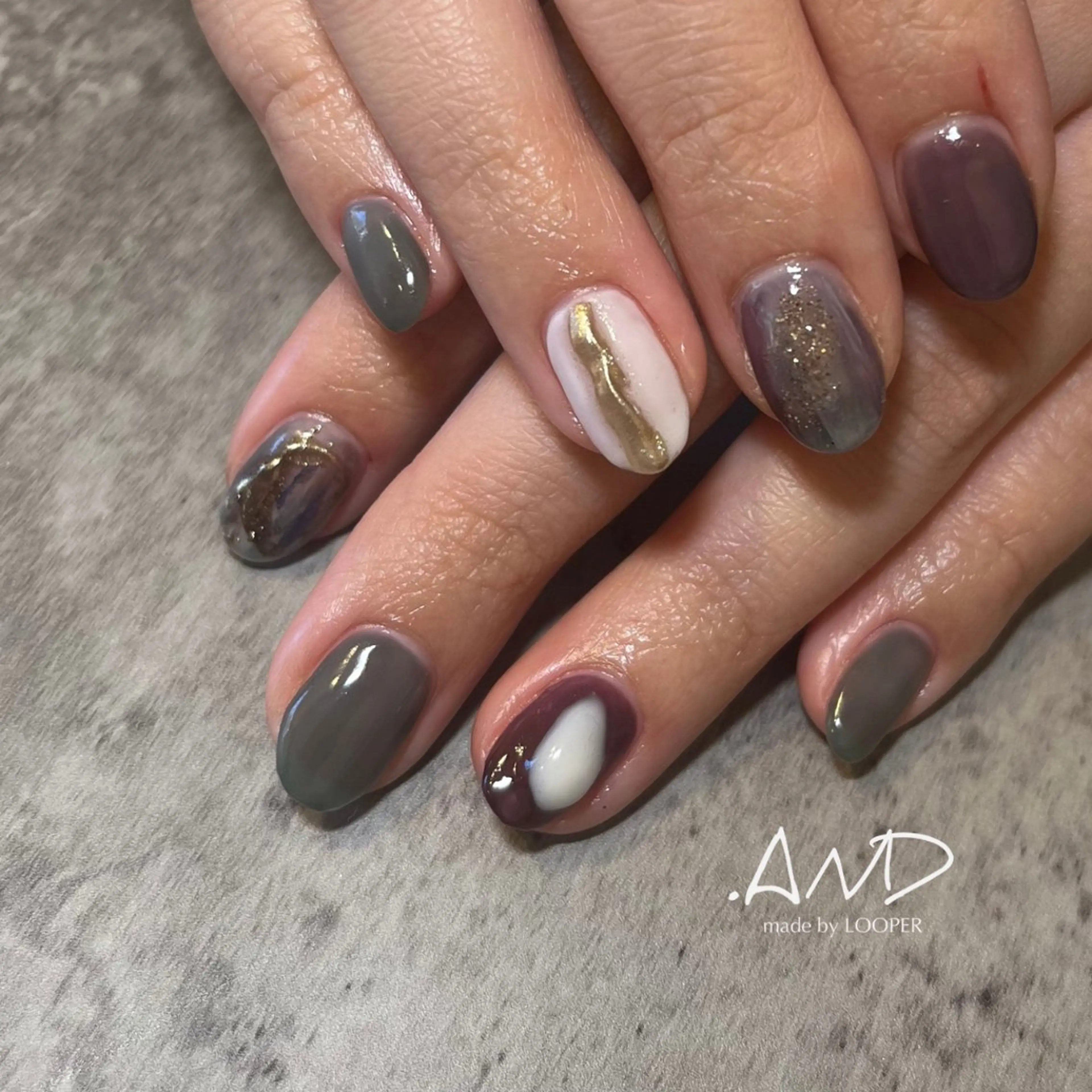 ネイル アートネイル ニュアンスネイル ハンドネイル LOOPER所属・mzh ...のネイルデザイン