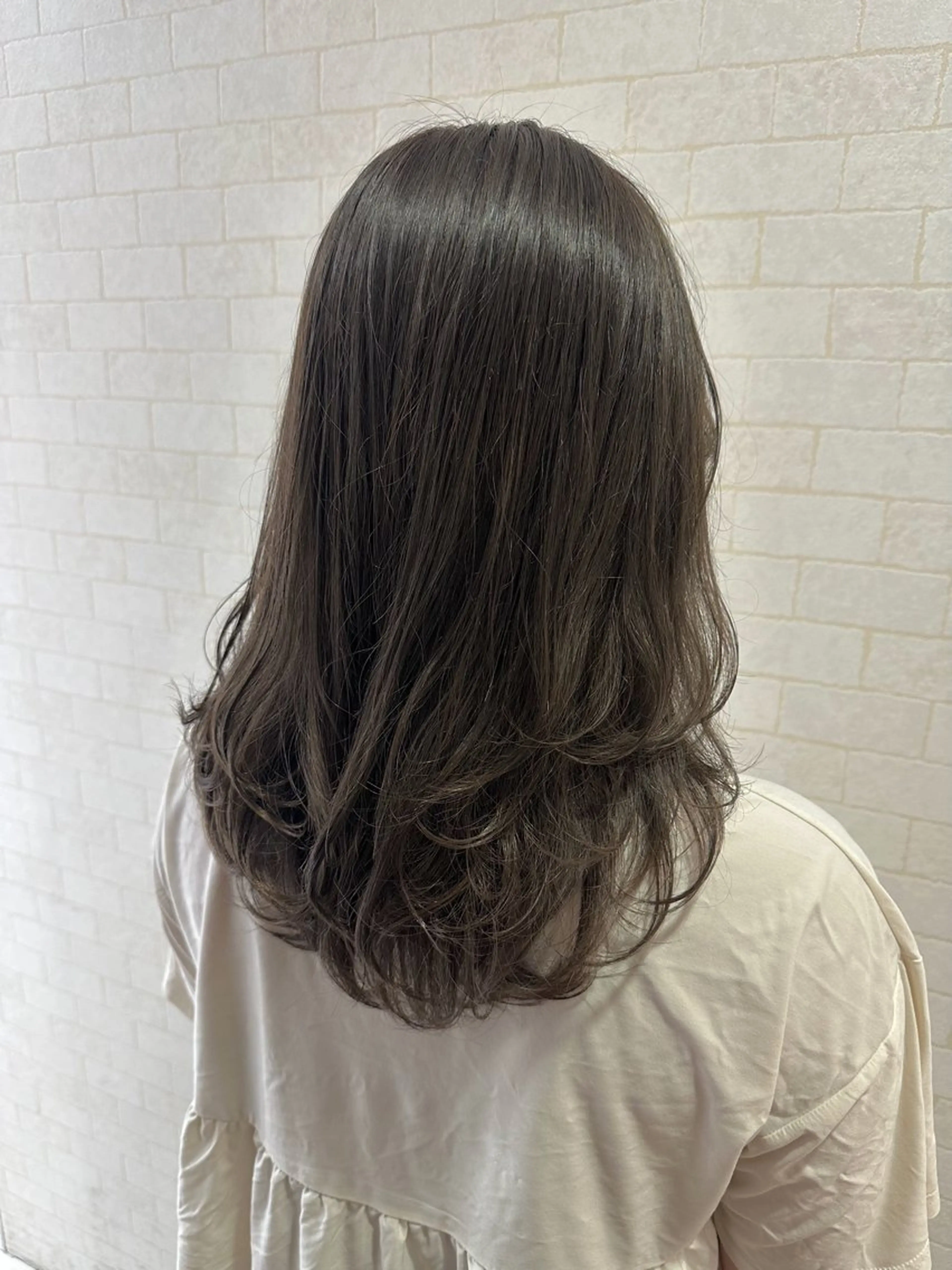 セミロング カラー ブリーチ 透明感カラー ダブルカラー ブリーチなしカラー 顔まわりレイヤー 大人レイヤー& 透明感カラー💄のヘアスタイル