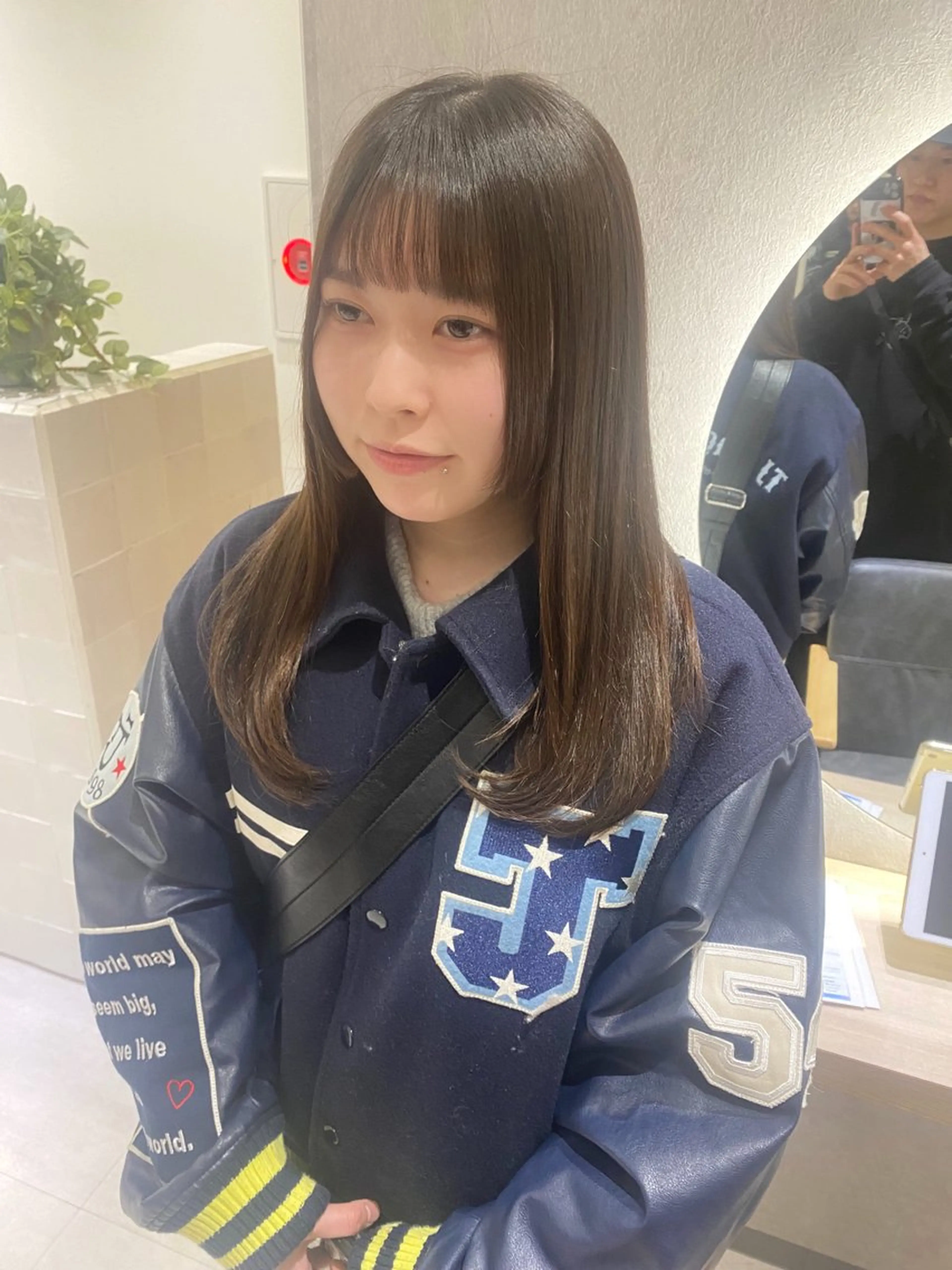 セミロング 伸ばしかけ 姫カット レイヤーカット カット 艶 透け感カラー 似合わせ 齊木 勇人のヘアスタイル