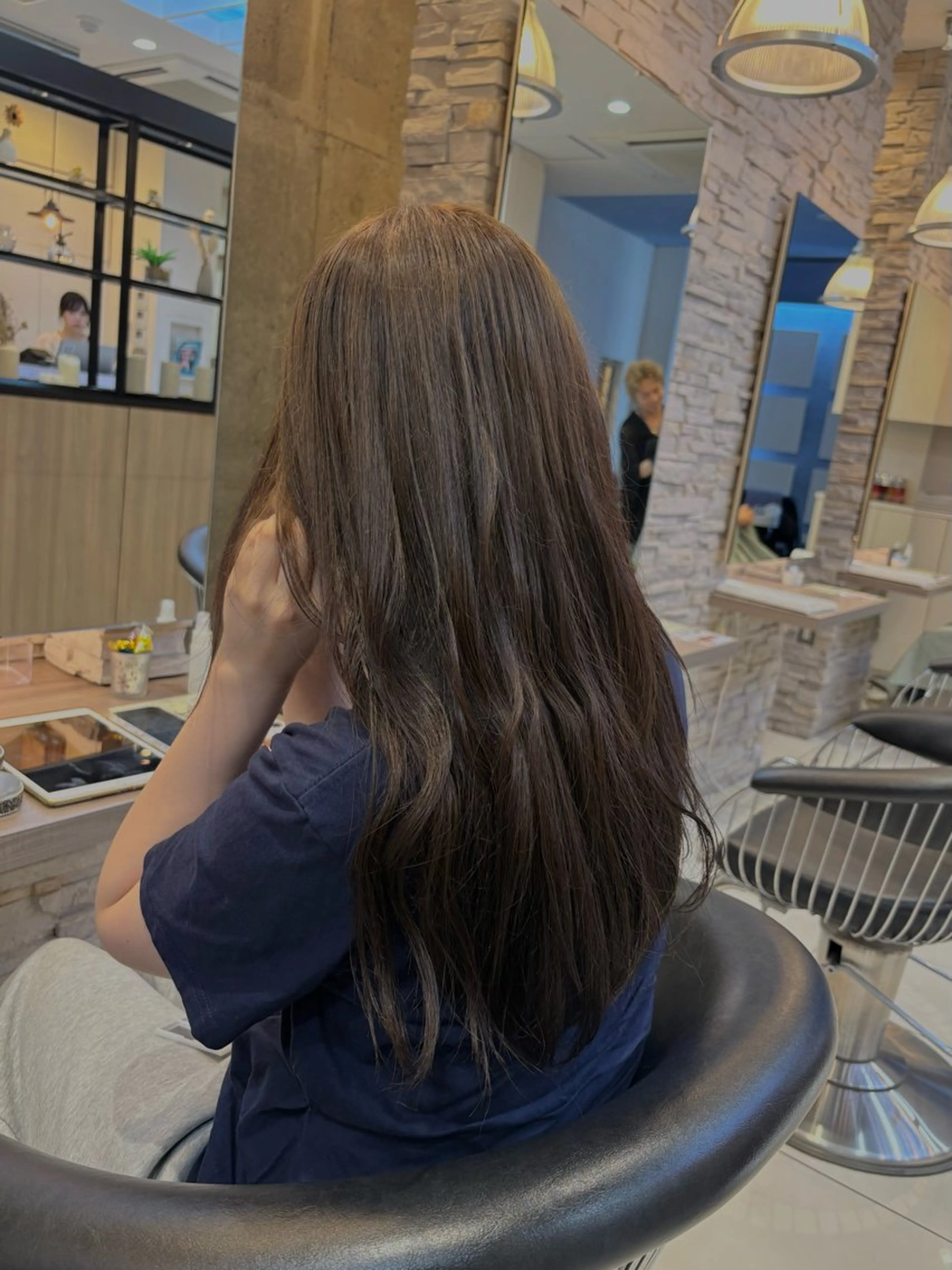 ロング カラー ブリーチ 透明感カラー ブリーチなしカラー ヘアカラー 🪐SEEKNEXT にじこ🪐のヘアスタイル