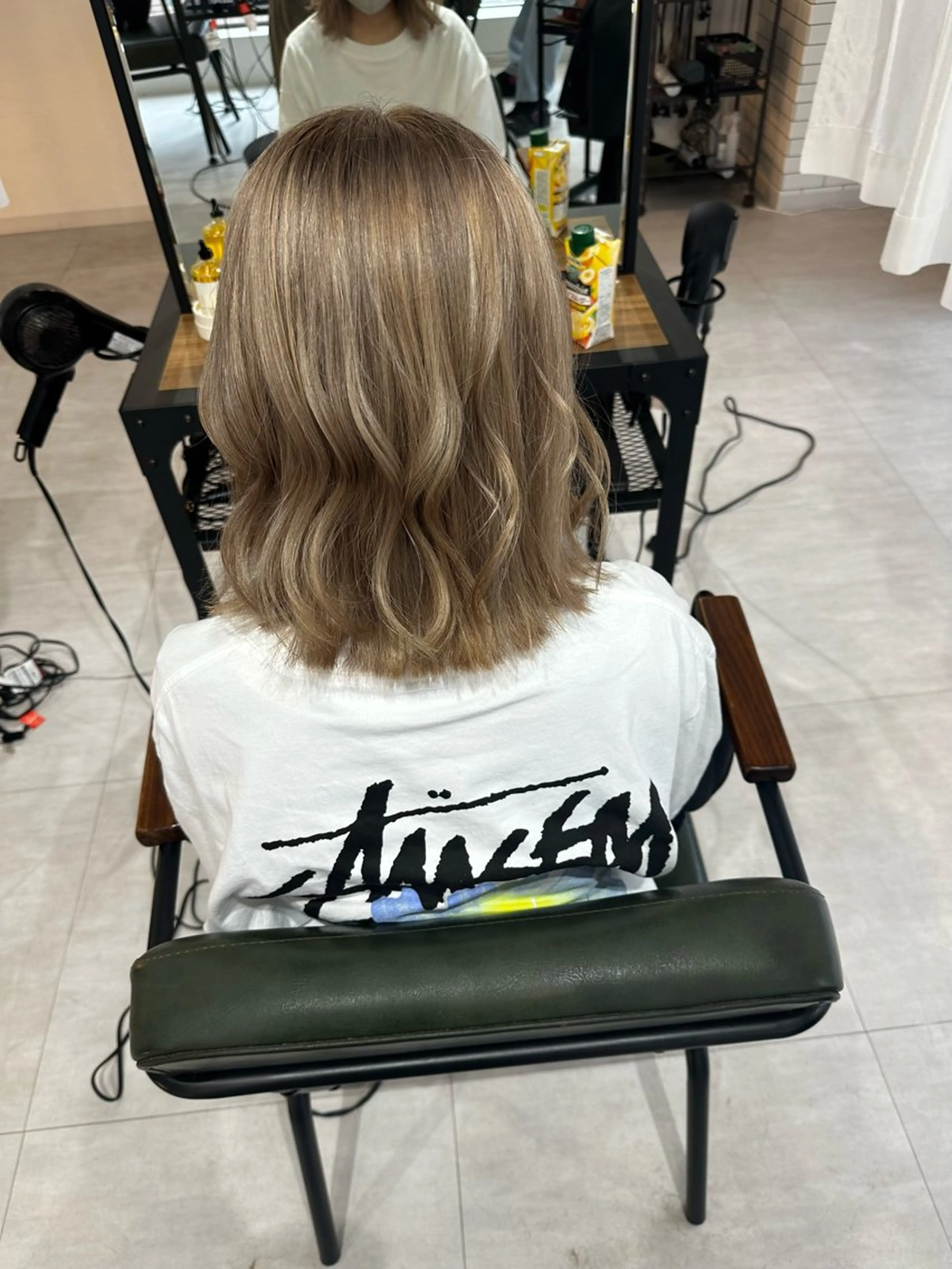 ミディアム tlimby ENVY所属・ハイトーンカラー 特化/yuukiのヘアスタイル