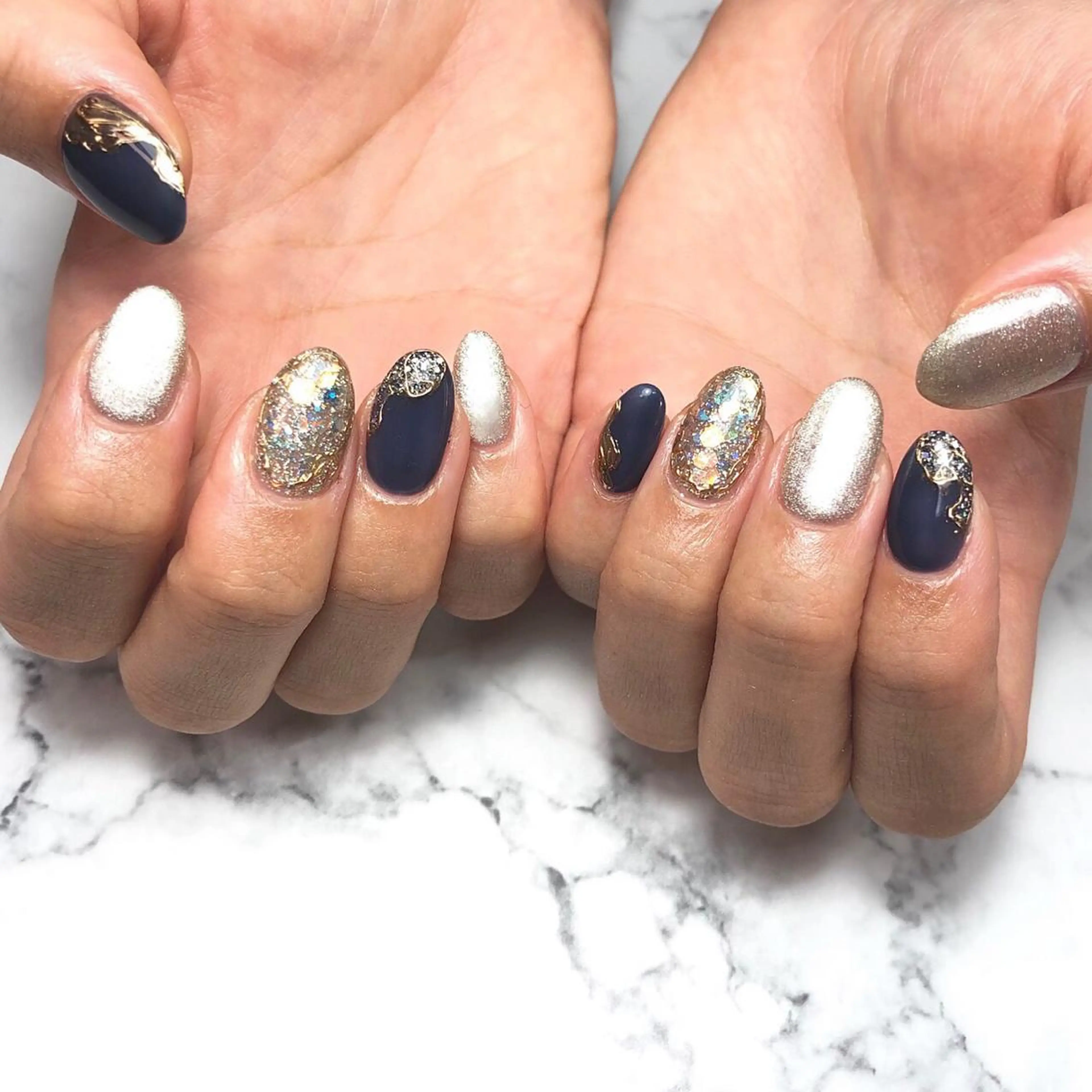 ネイル アートネイル ブルー ジェルネイル ゴールド ホログラムネイル ハンドネイル NAIL NOWのネイルデザイン