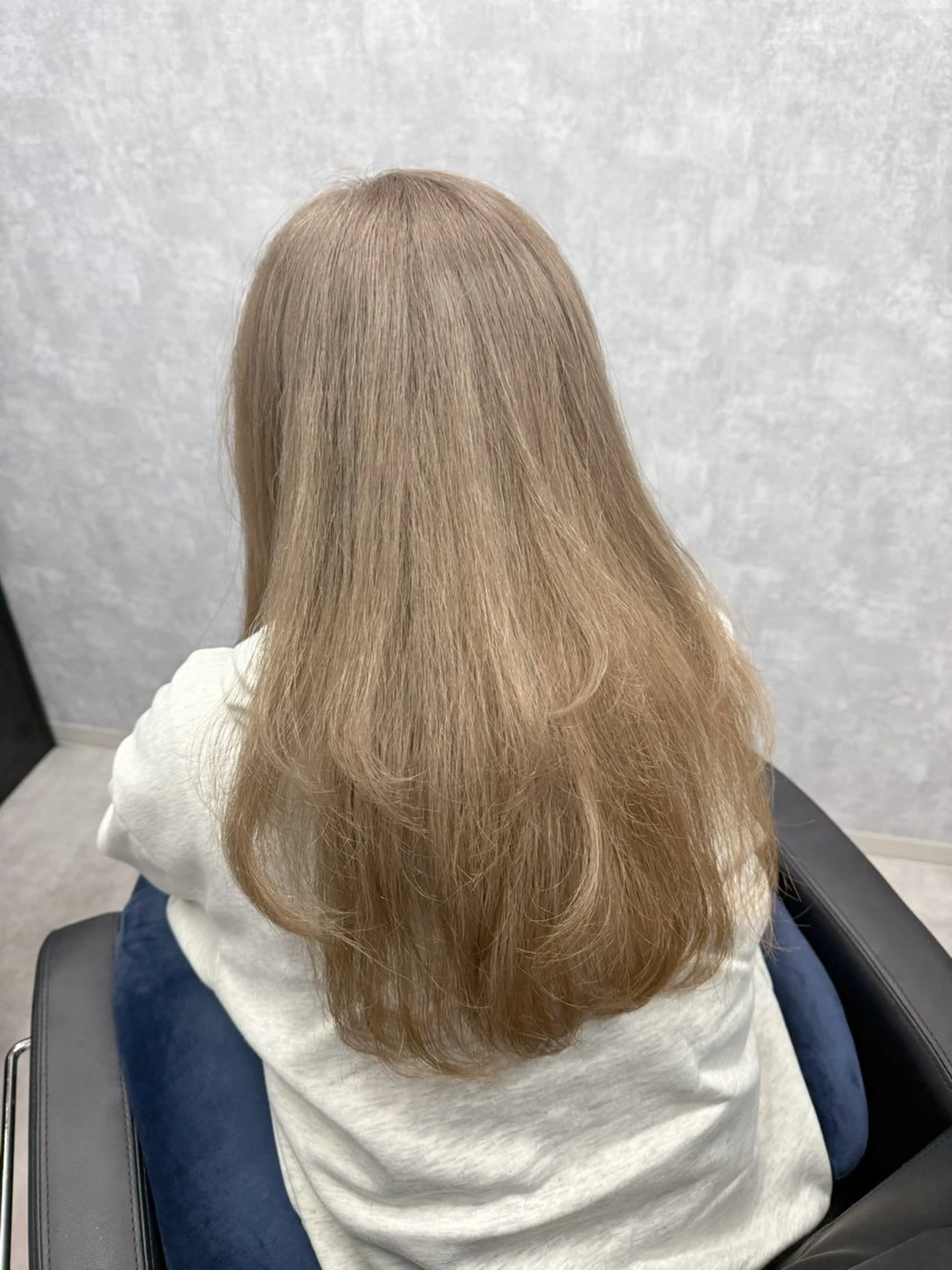 ロング ヘアカラー ハイトーン×艶カラー 🤍MIZUKIのヘアスタイル