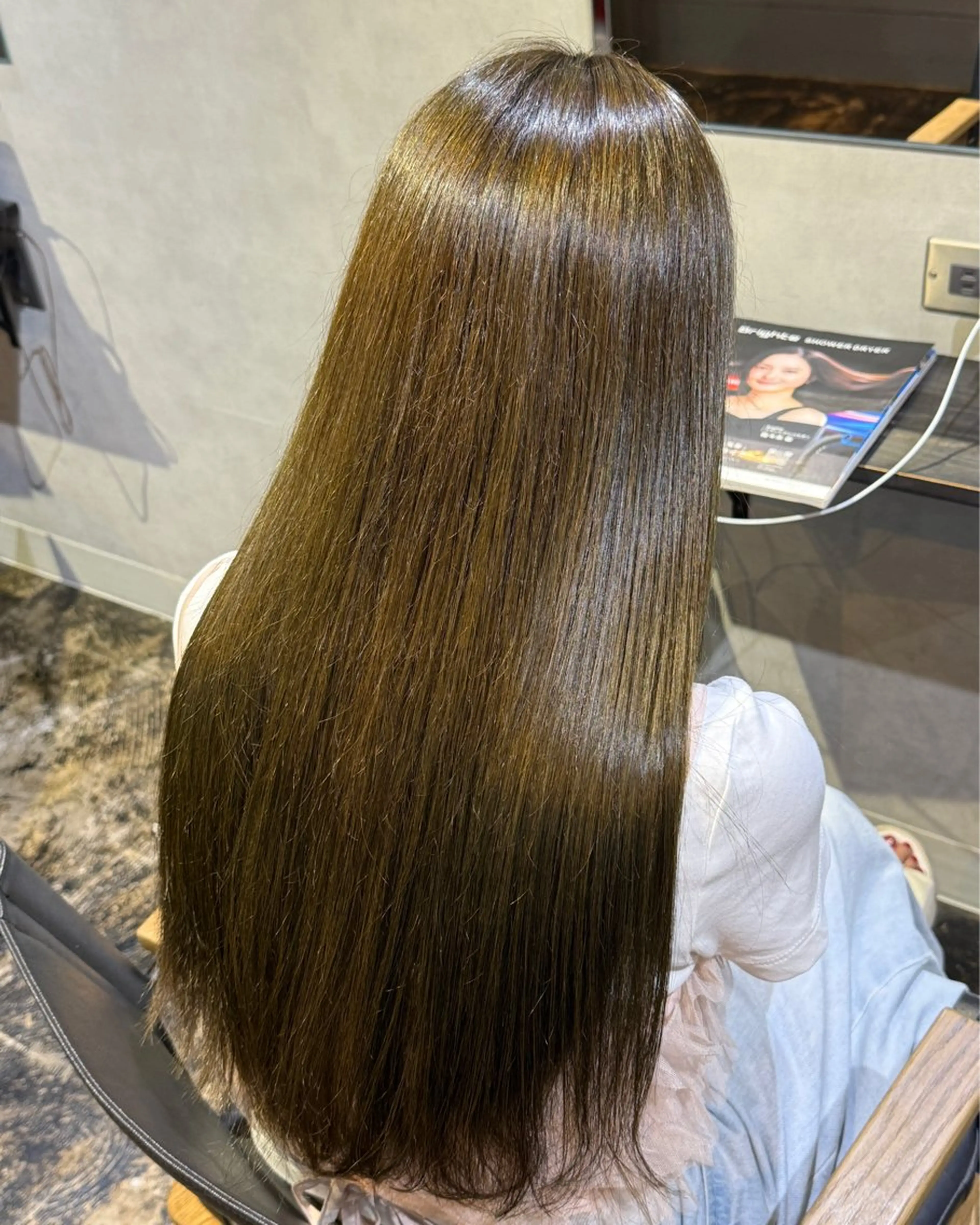 ロング カラー オリーブカラー カット ヘアカラー トリートメント 透明感カラー/パーマ 🌀アオノアユミのヘアスタイル