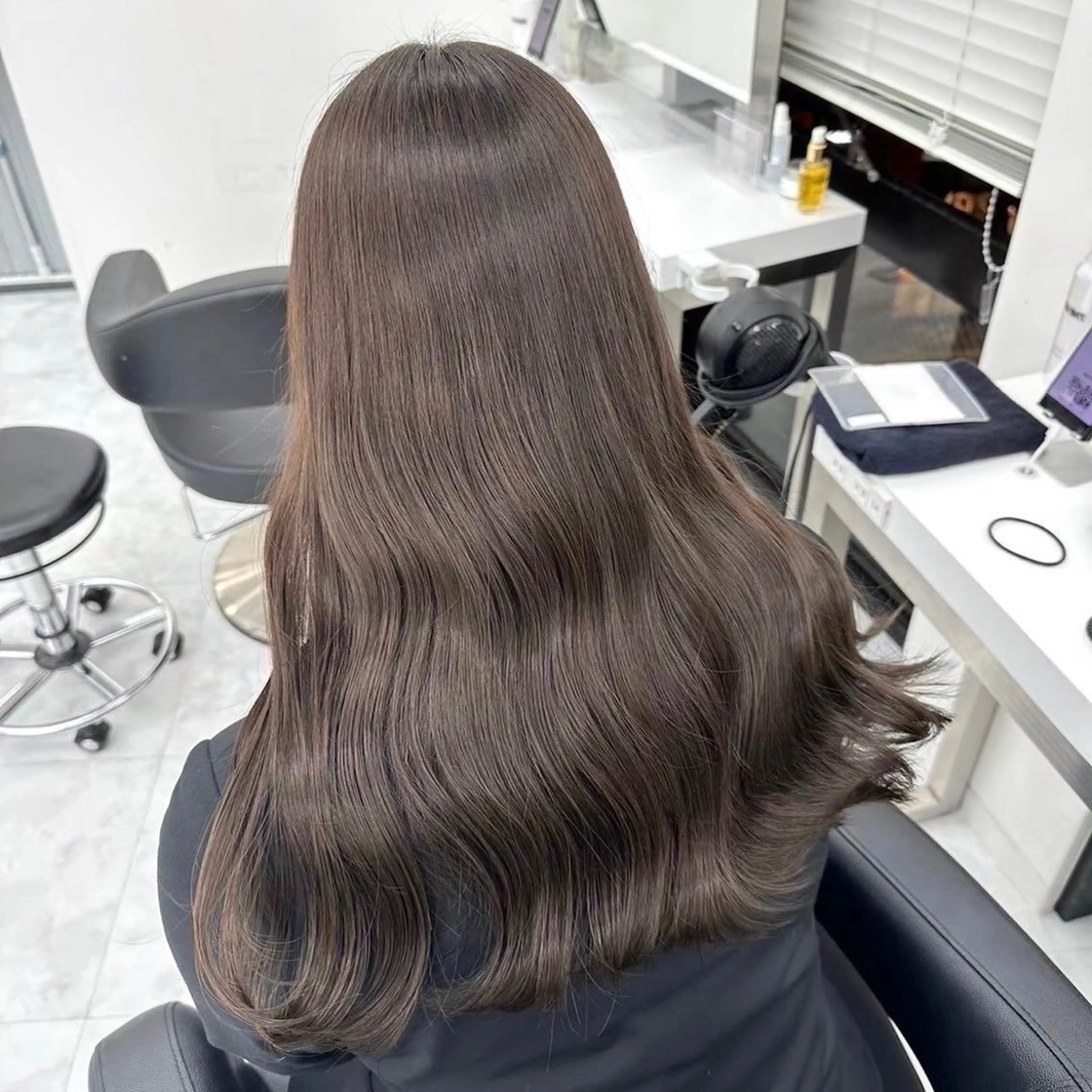 ロング カラー 赤みなし艶カラー🍈 ユウナ🍈🤍のヘアスタイル