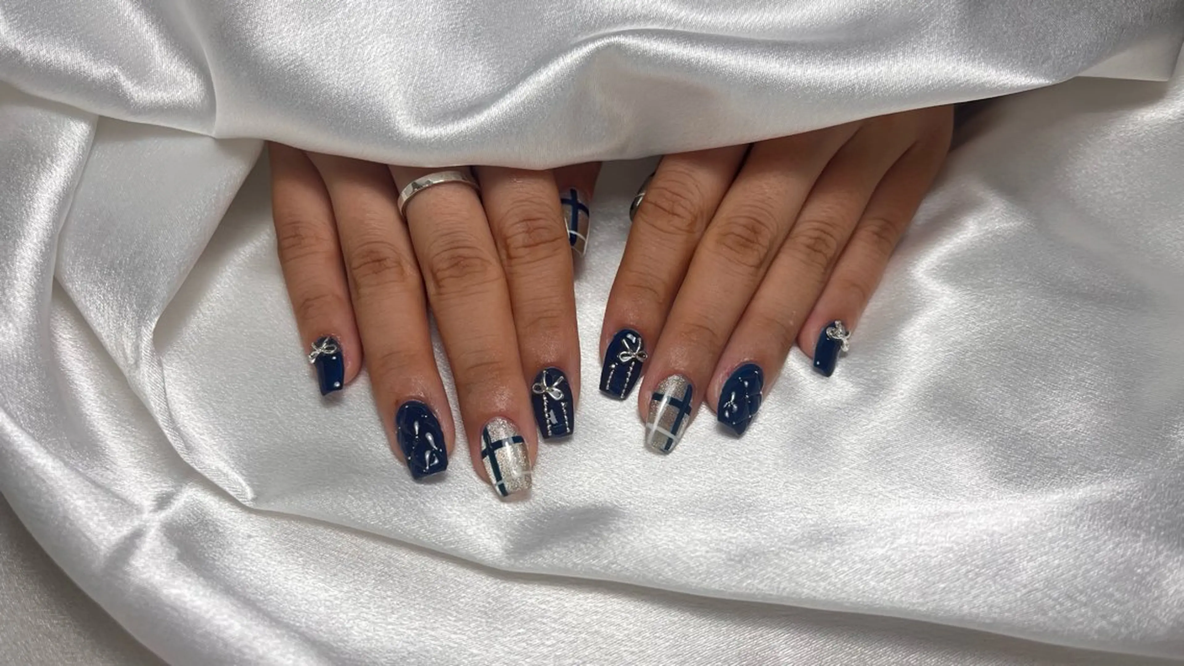 ネイル ハンドネイル LR.ONE ヨウのネイルデザイン