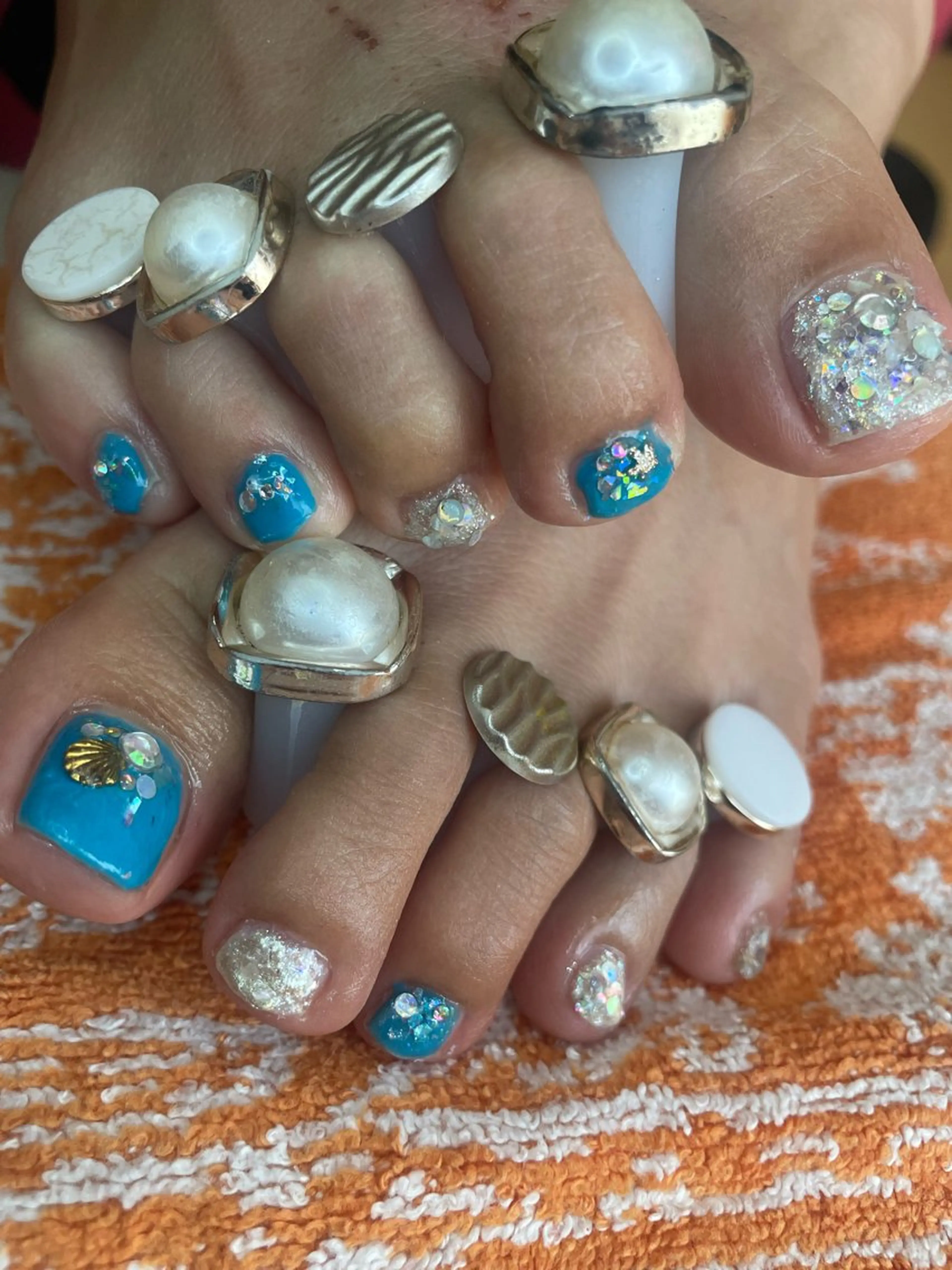 ネイル フットネイル キラキラネイル ラメ(グリッター) シルバー ホワイト NAIL★M 真紀のネイルデザイン